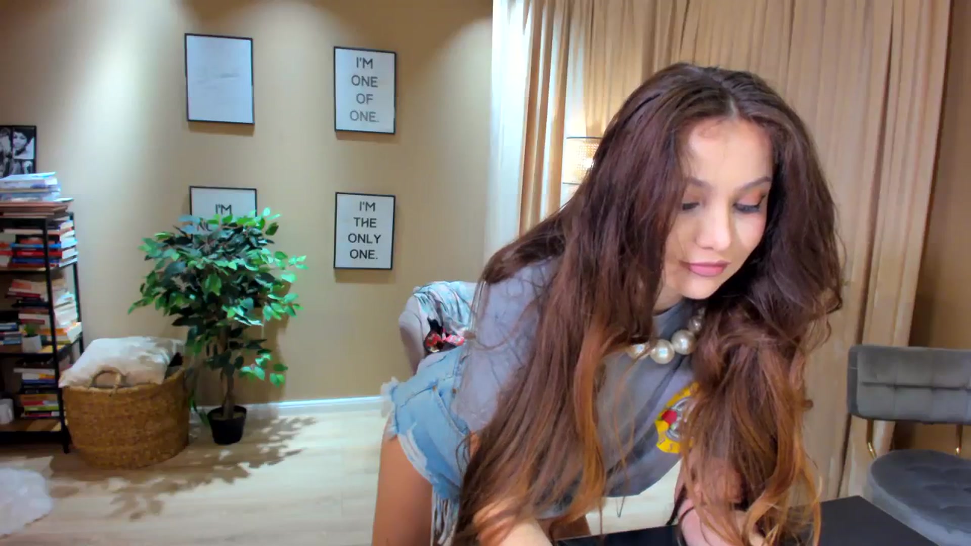 Gallery image thumbnail from SerenDYpity's myfreecams stream on, 01/07/2024, 21:39 image 3 of 20