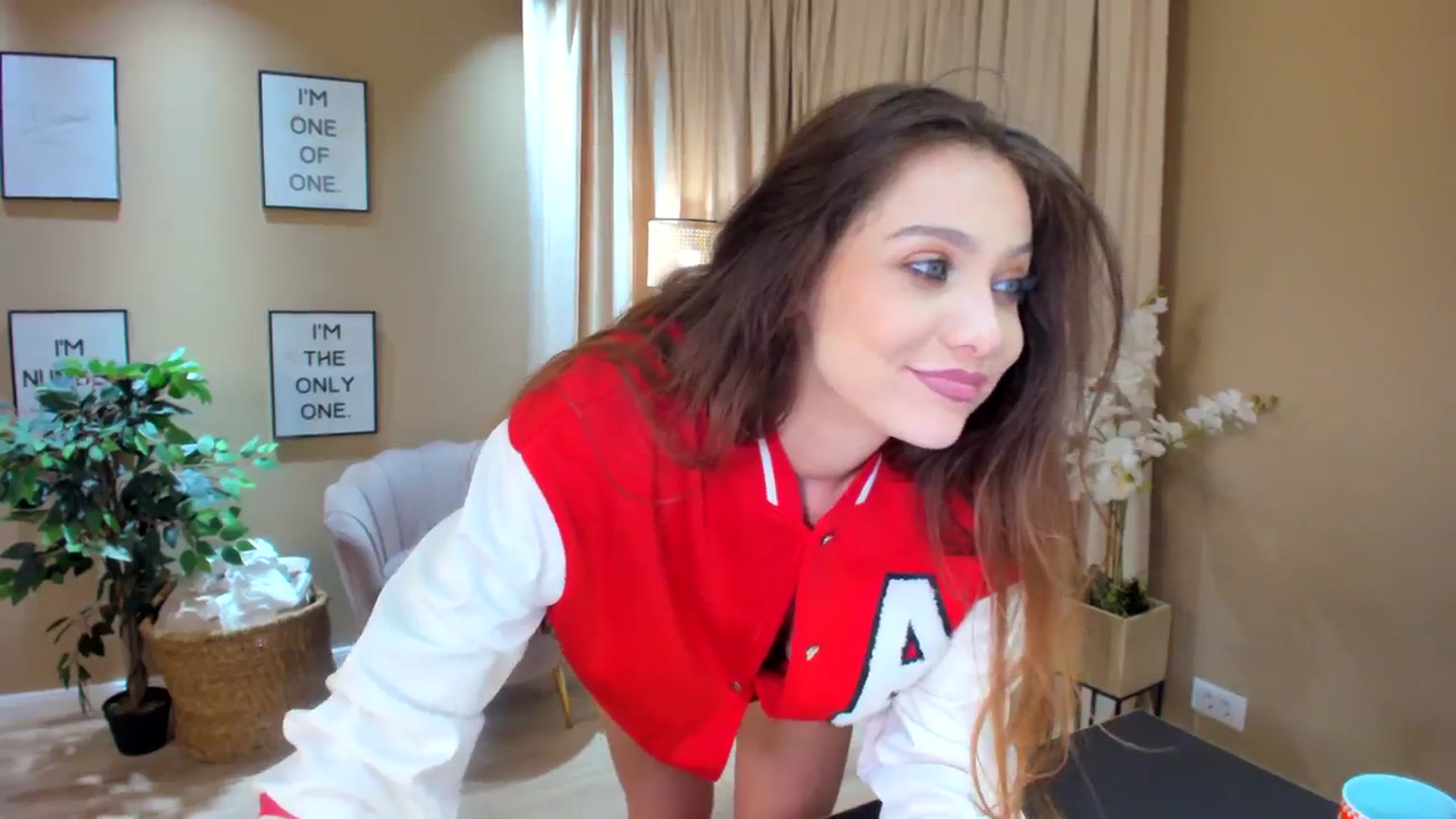 Gallery image thumbnail from SerenDYpity's myfreecams stream on, 01/12/2024, 24:14 image 11 of 20