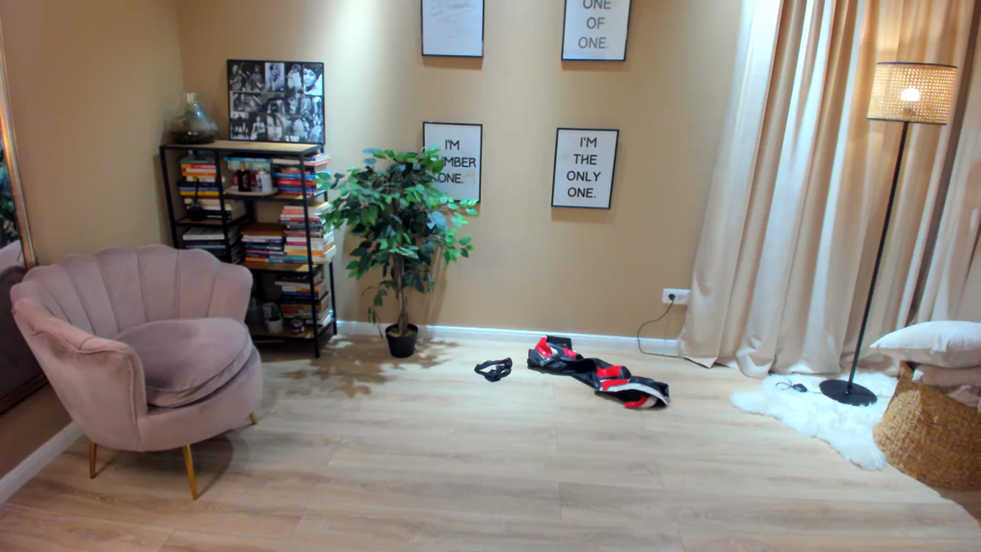Gallery image thumbnail from SerenDYpity's myfreecams stream on, 01/22/2024, 22:41 image 18 of 20