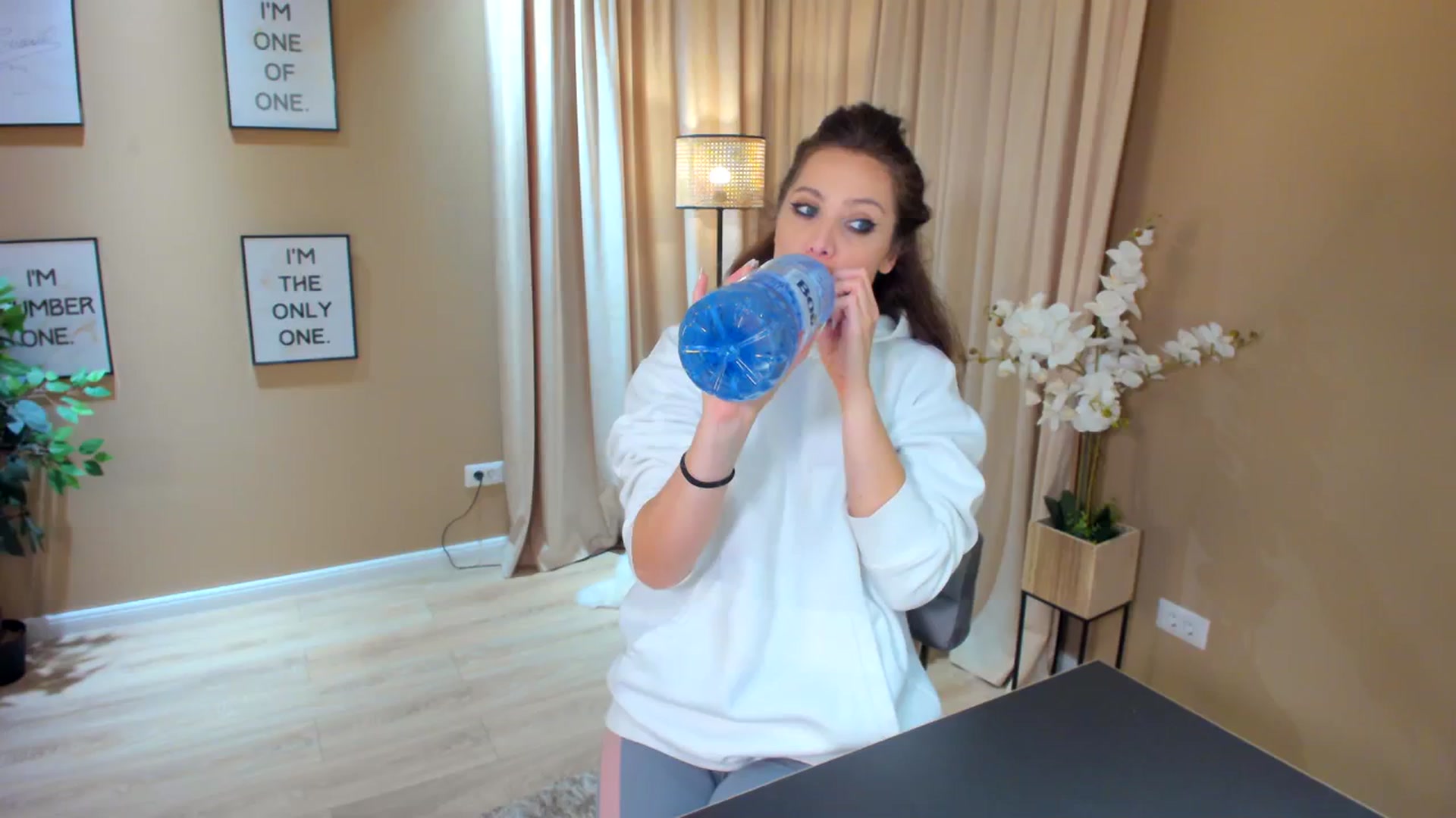 Gallery image thumbnail from SerenDYpity's myfreecams stream on, 01/24/2024, 21:59 image 4 of 20
