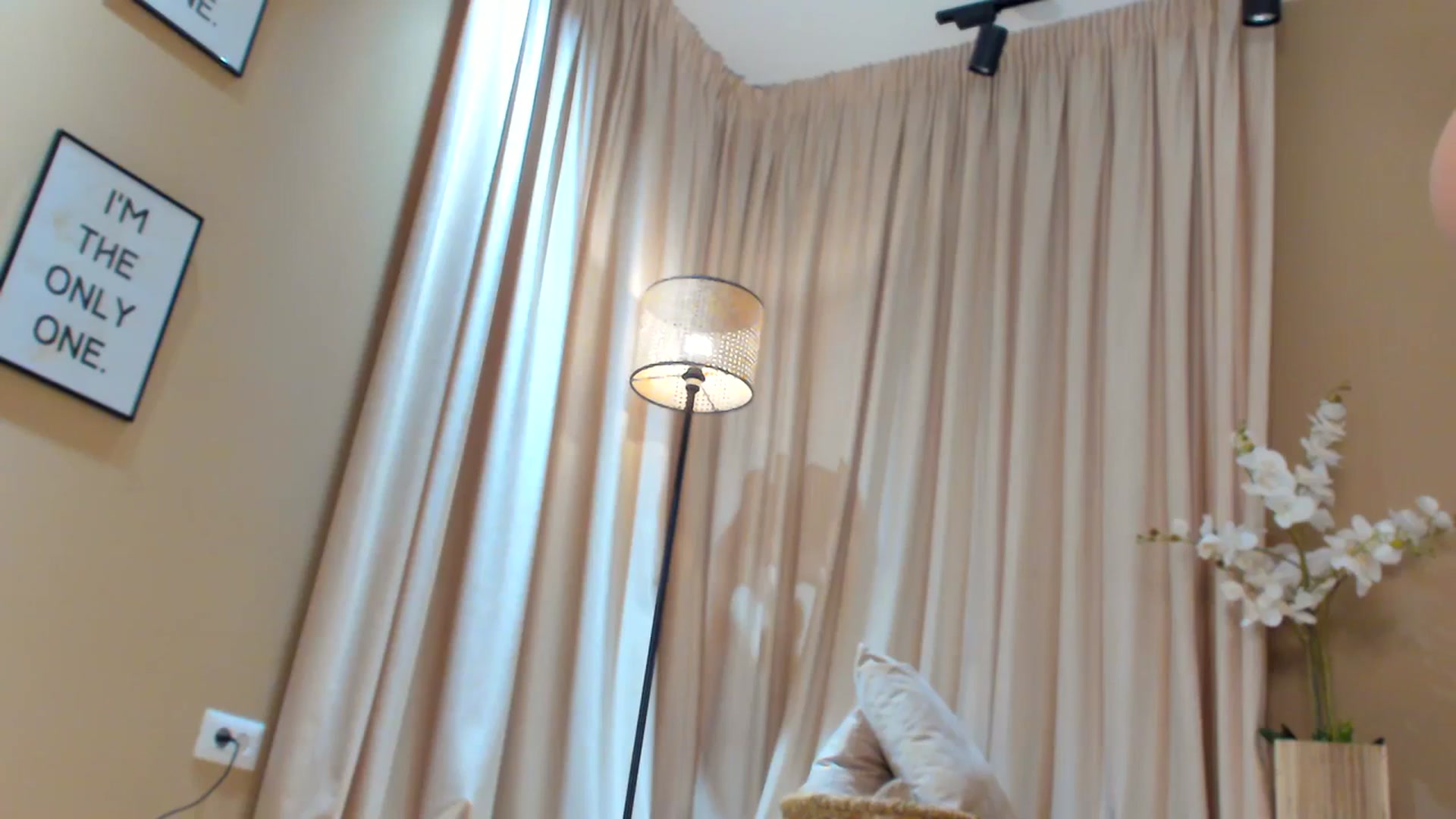 Gallery image thumbnail from SerenDYpity's myfreecams stream on, 01/24/2024, 21:59 image 19 of 20