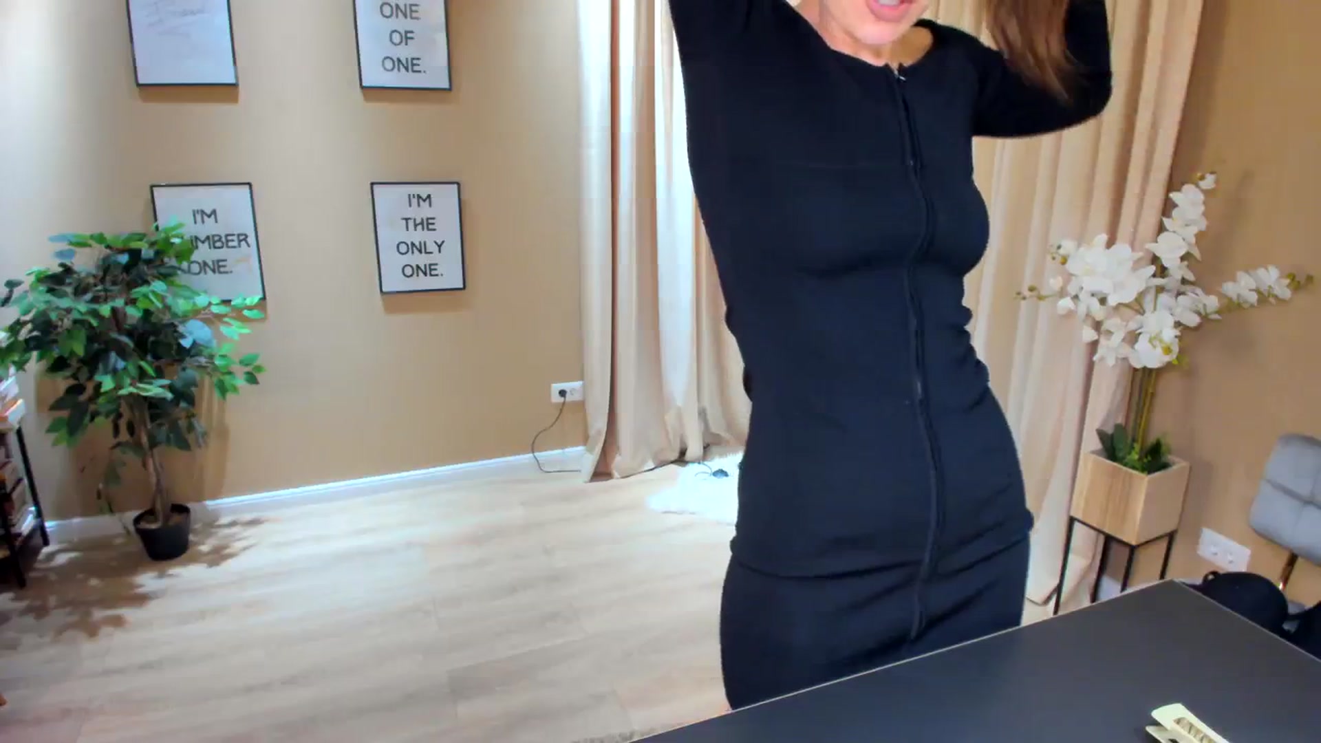 Gallery image thumbnail from SerenDYpity's myfreecams stream on, 01/25/2024, 24:01 image 4 of 20