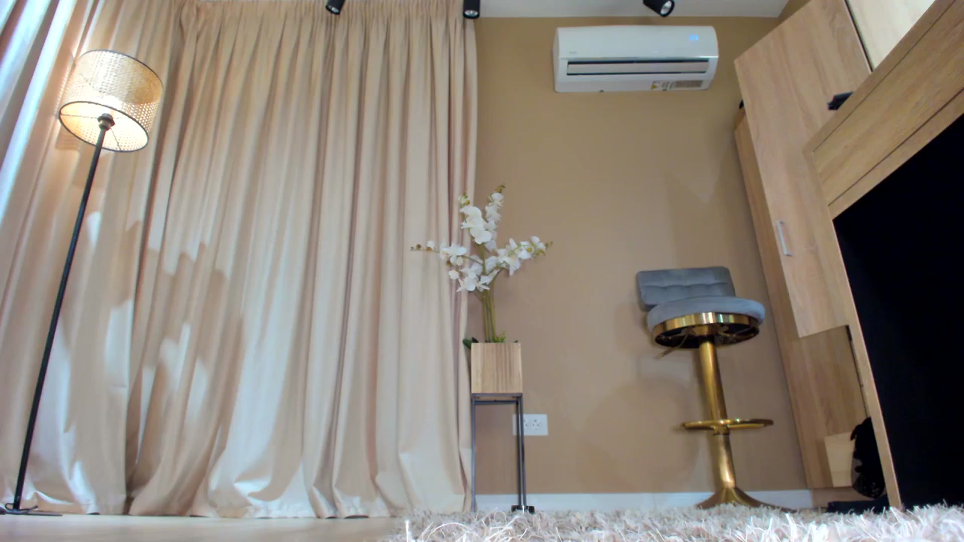 Gallery image thumbnail from SerenDYpity's myfreecams stream on, 01/27/2024, 21:31 image 6 of 20