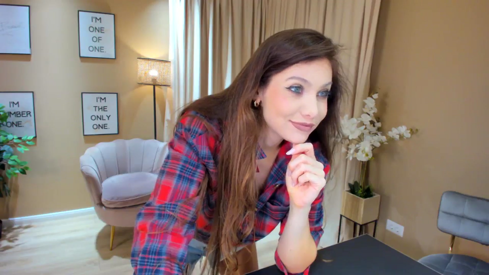 Gallery image thumbnail from SerenDYpity's myfreecams stream on, 02/10/2024, 22:15 image 18 of 20