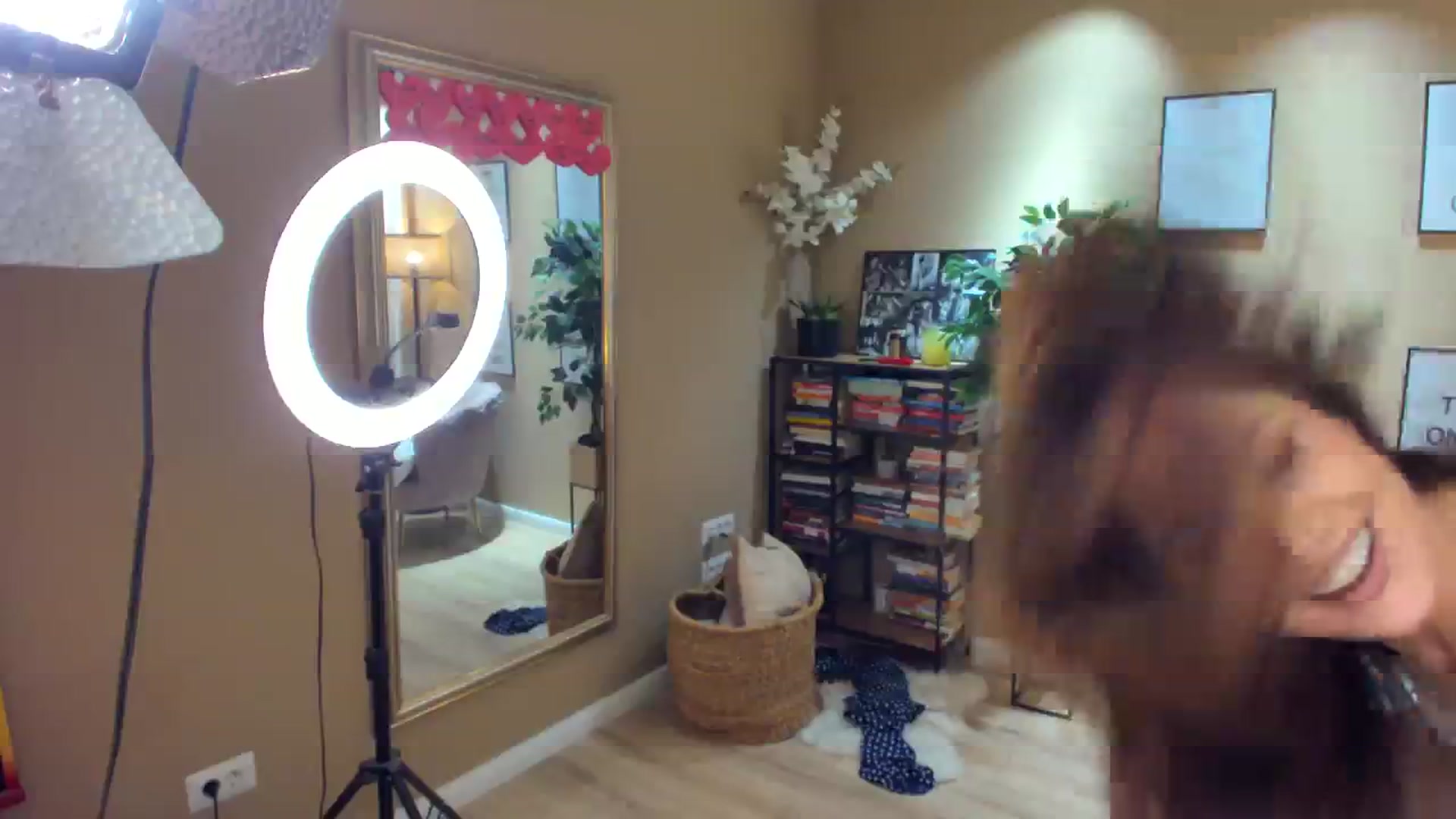 Gallery image thumbnail from SerenDYpity's myfreecams stream on, 02/20/2024, 23:22 image 19 of 20