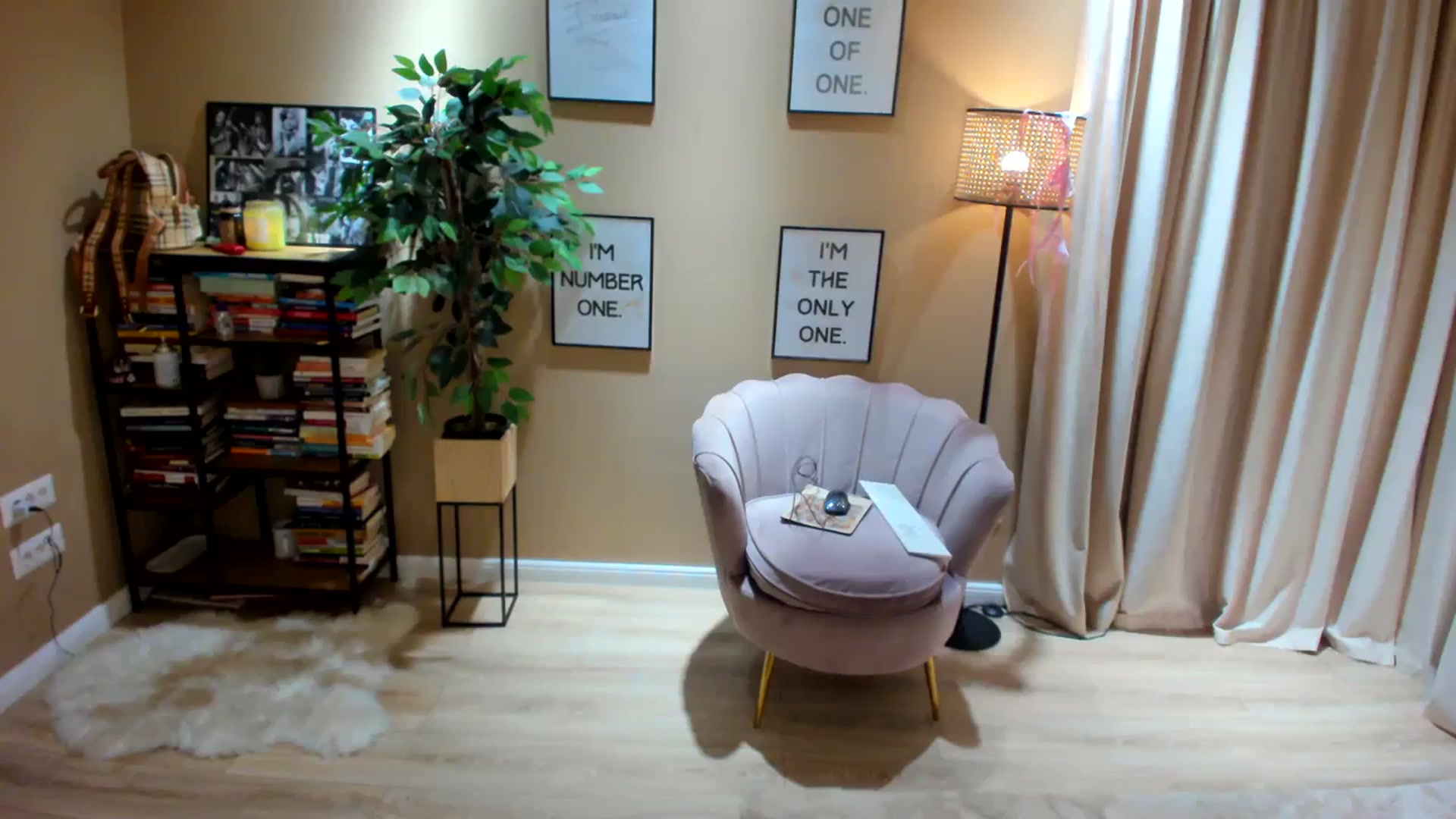 Gallery image thumbnail from SerenDYpity's myfreecams stream on, 02/21/2024, 23:13 image 4 of 20