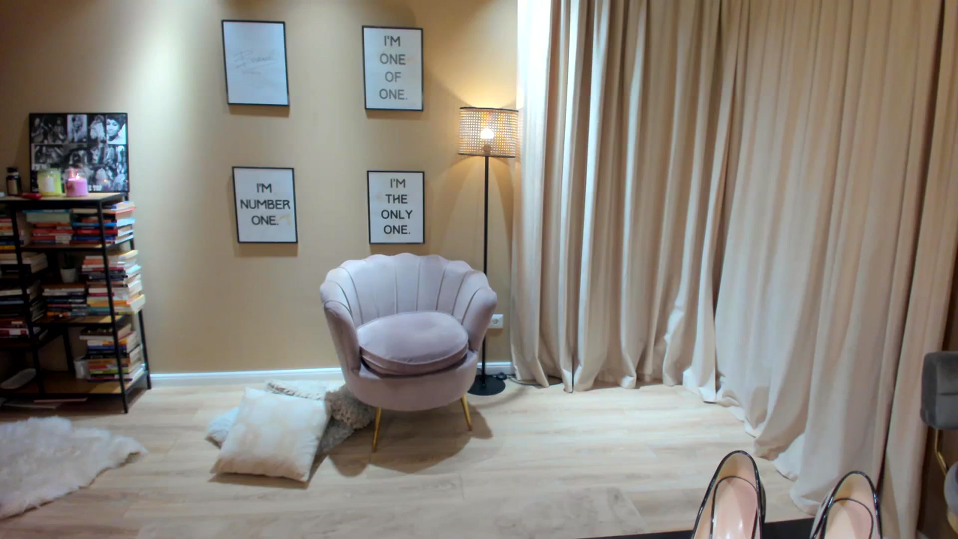 Gallery image thumbnail from SerenDYpity's myfreecams stream on, 03/06/2024, 21:14 image 1 of 20