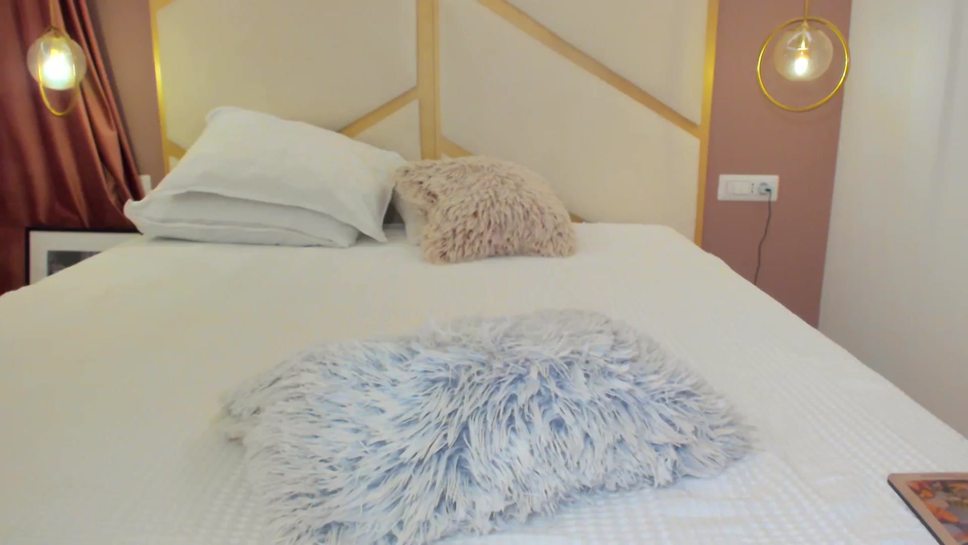Gallery image thumbnail from SerenDYpity's myfreecams stream on, 03/10/2024, 24:40 image 19 of 20