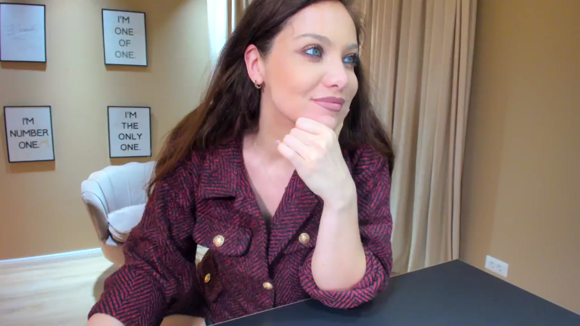 Gallery image thumbnail from SerenDYpity's myfreecams stream on, 03/15/2024, 22:10 image 4 of 20