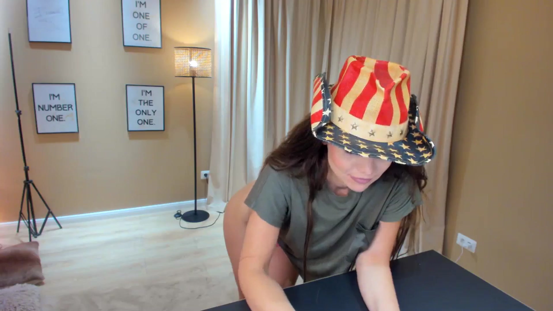 Gallery image thumbnail from SerenDYpity's myfreecams stream on, 04/04/2024, 23:35 image 10 of 20