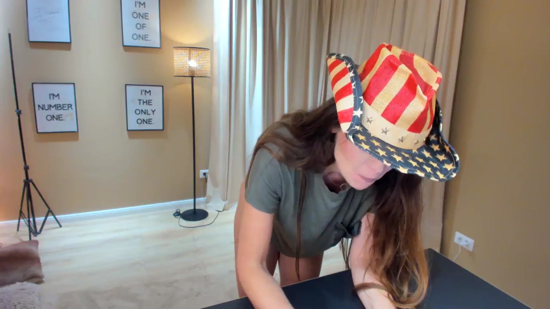 Gallery image thumbnail from SerenDYpity's myfreecams stream on, 04/04/2024, 23:35 image 11 of 20