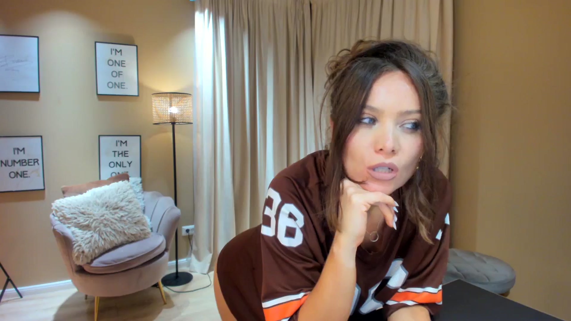 Gallery image thumbnail from SerenDYpity's myfreecams stream on, 04/07/2024, 22:22 image 15 of 20