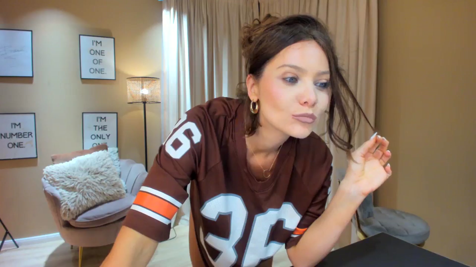 Gallery image thumbnail from SerenDYpity's myfreecams stream on, 04/07/2024, 22:22 image 20 of 20