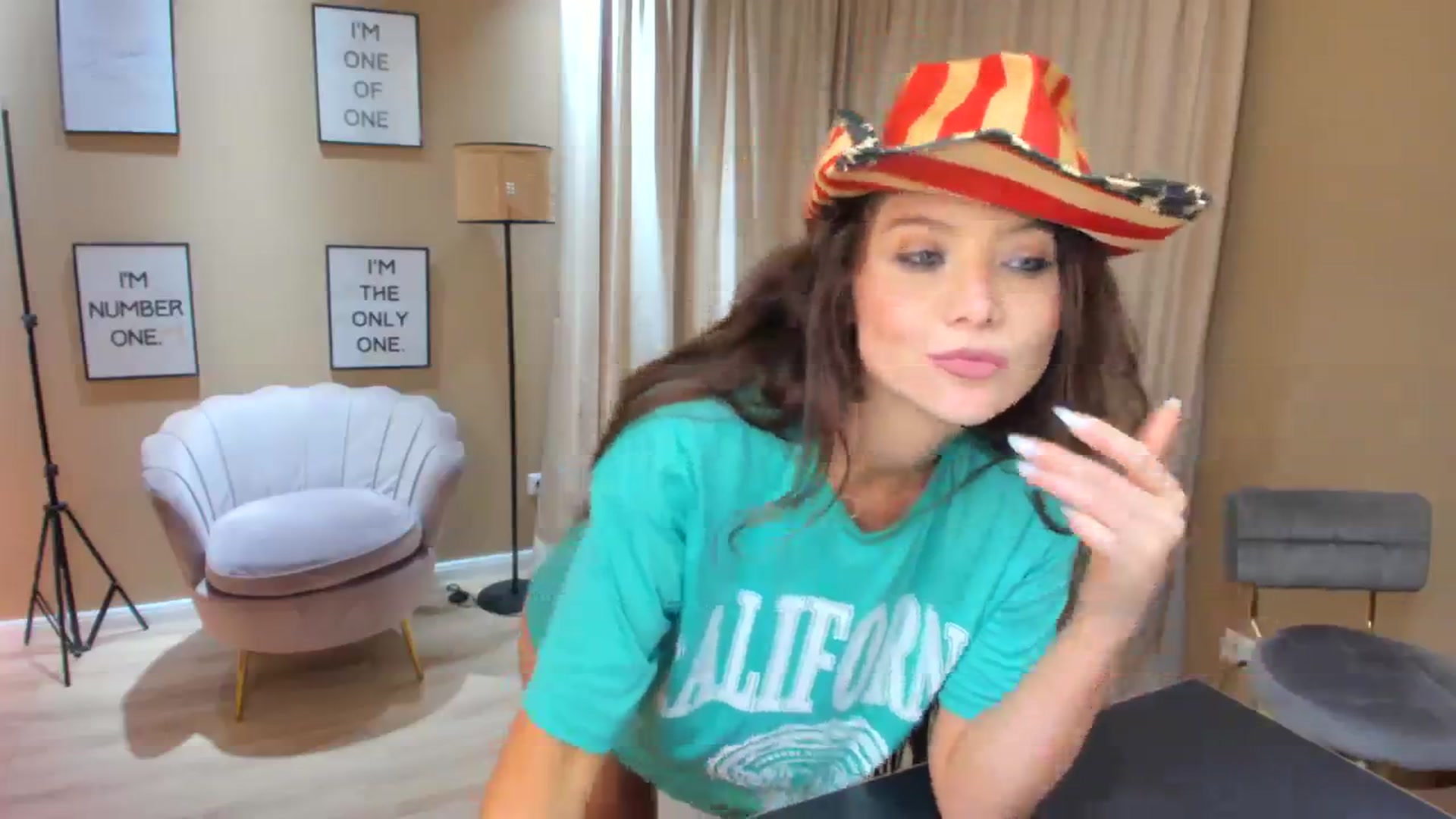 Gallery image thumbnail from SerenDYpity's myfreecams stream on, 04/08/2024, 22:57 image 20 of 20