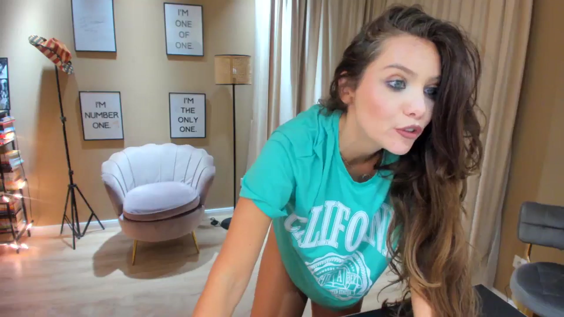 Gallery image thumbnail from SerenDYpity's myfreecams stream on, 04/08/2024, 22:57 image 10 of 20