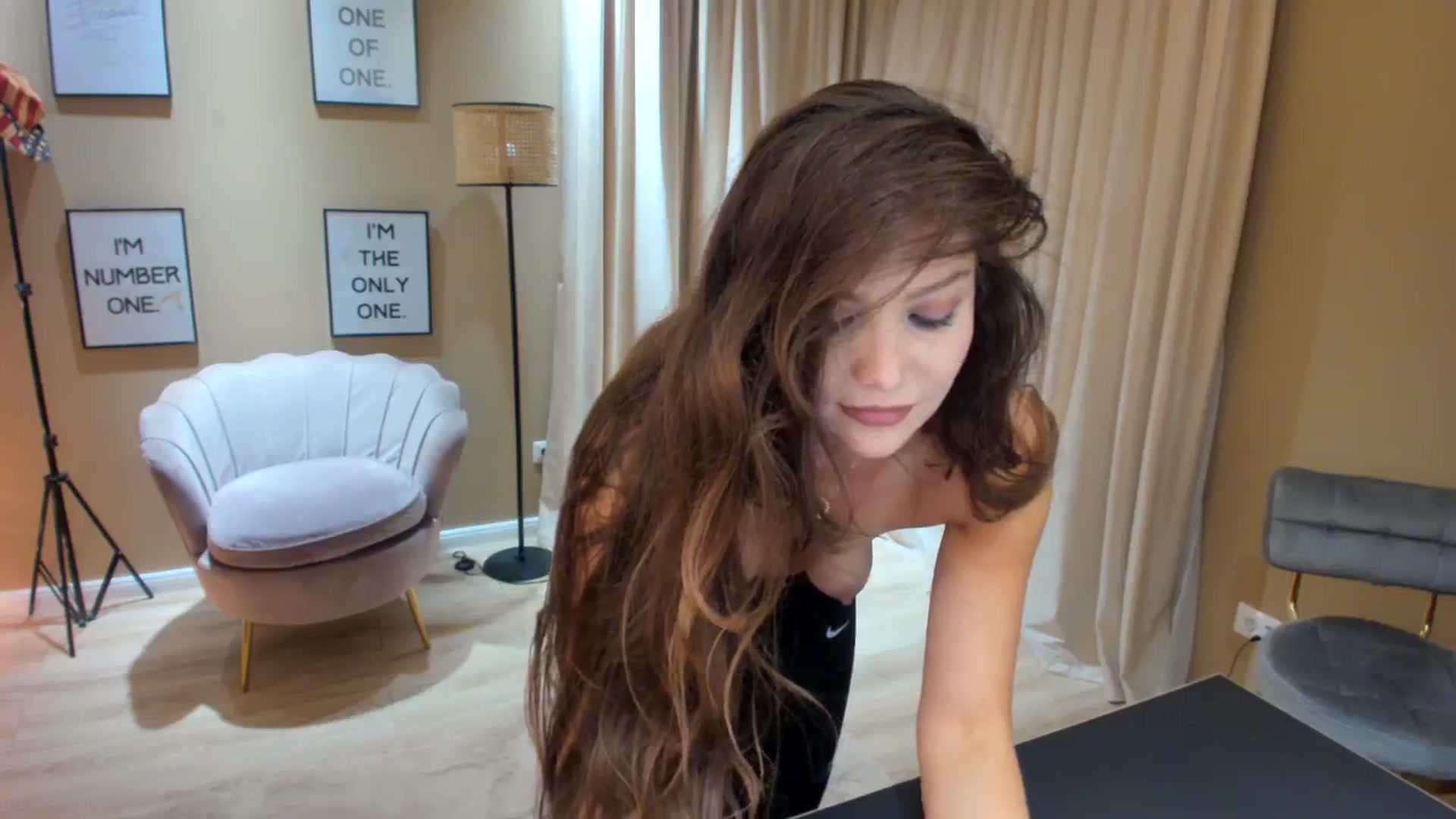 Gallery image thumbnail from SerenDYpity's myfreecams stream on, 04/08/2024, 22:57 image 6 of 20
