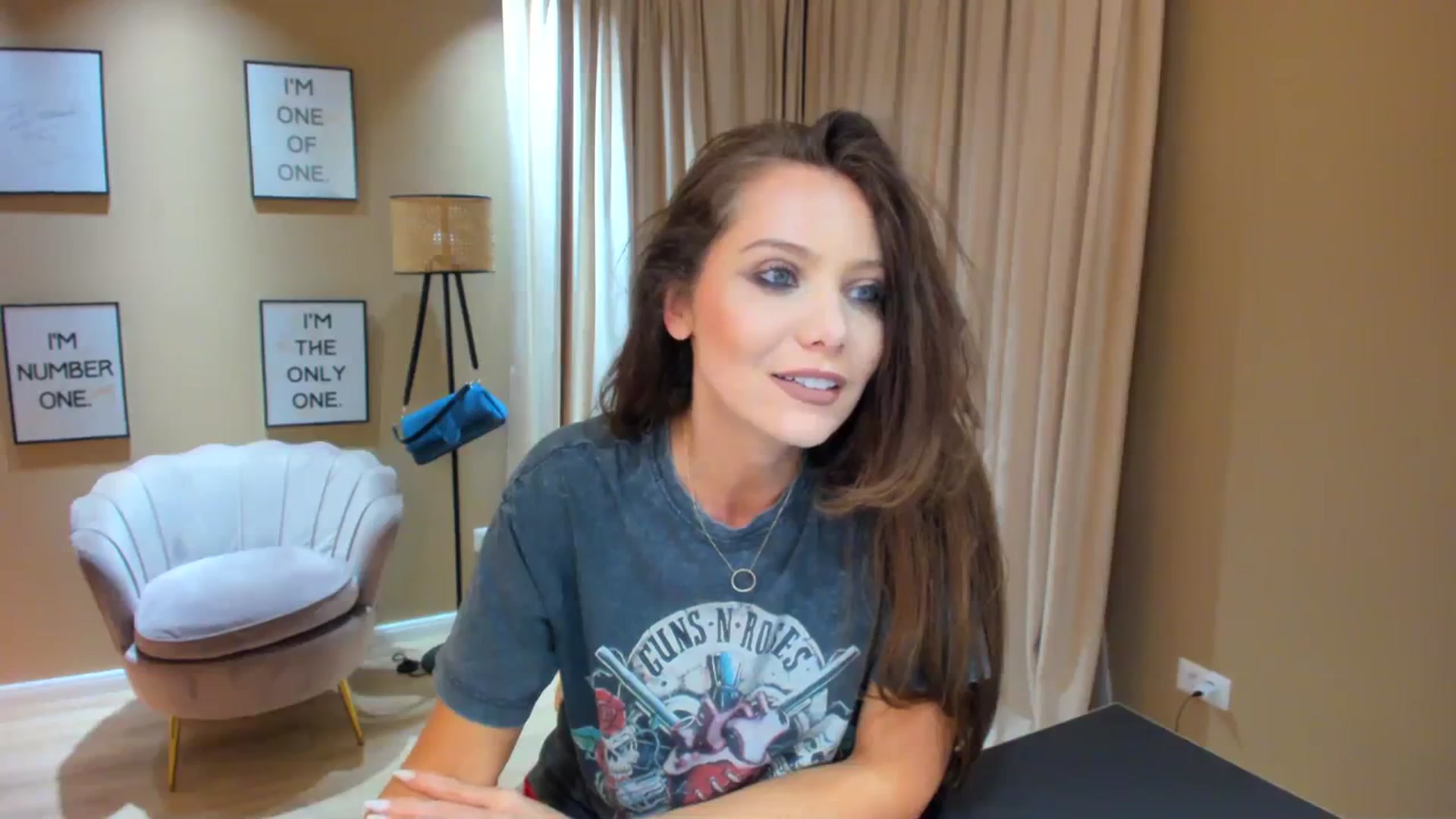 Gallery image thumbnail from SerenDYpity's myfreecams stream on, 04/11/2024, 20:53 image 7 of 20