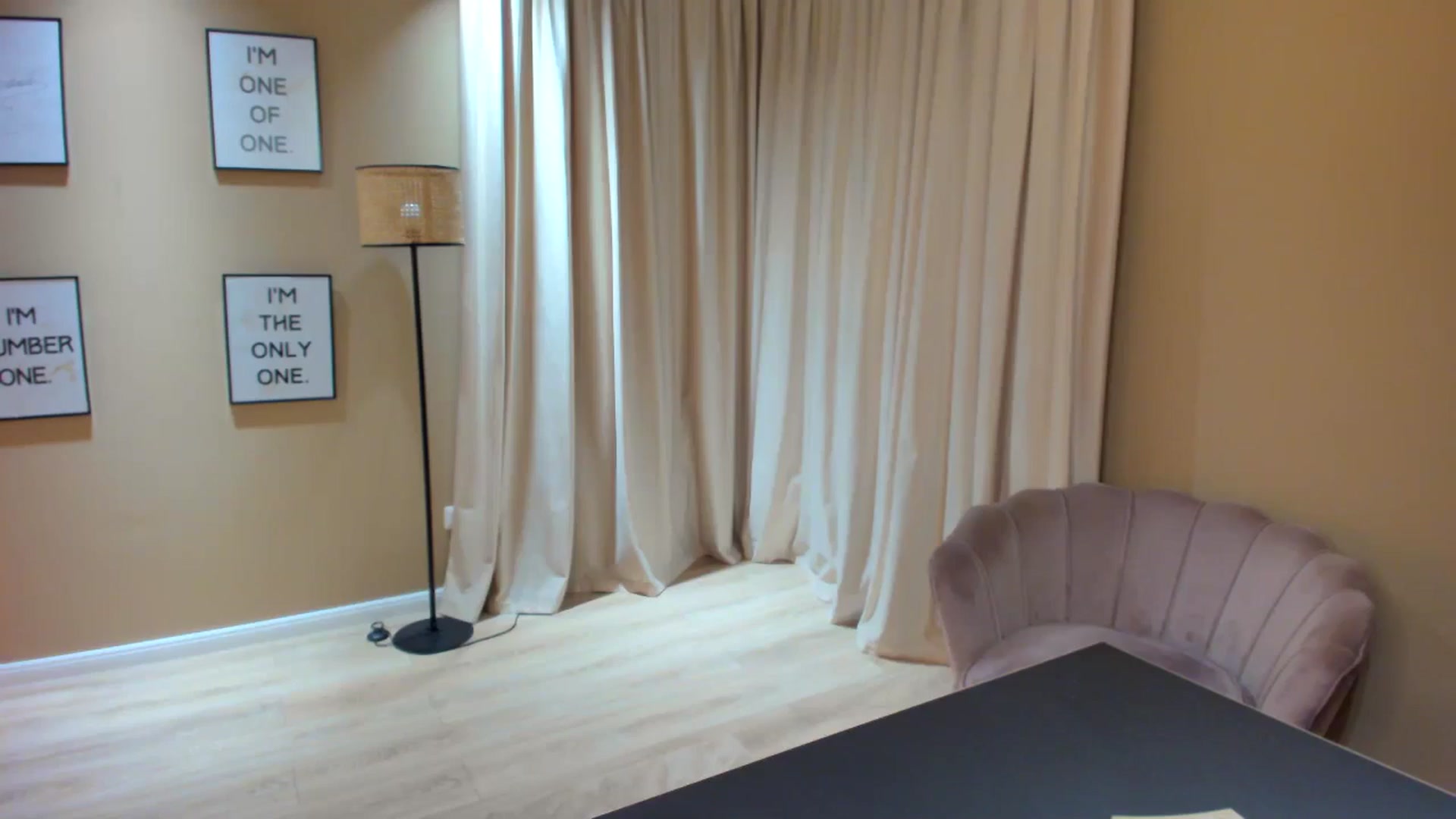 Gallery image thumbnail from SerenDYpity's myfreecams stream on, 04/15/2024, 21:49 image 19 of 20