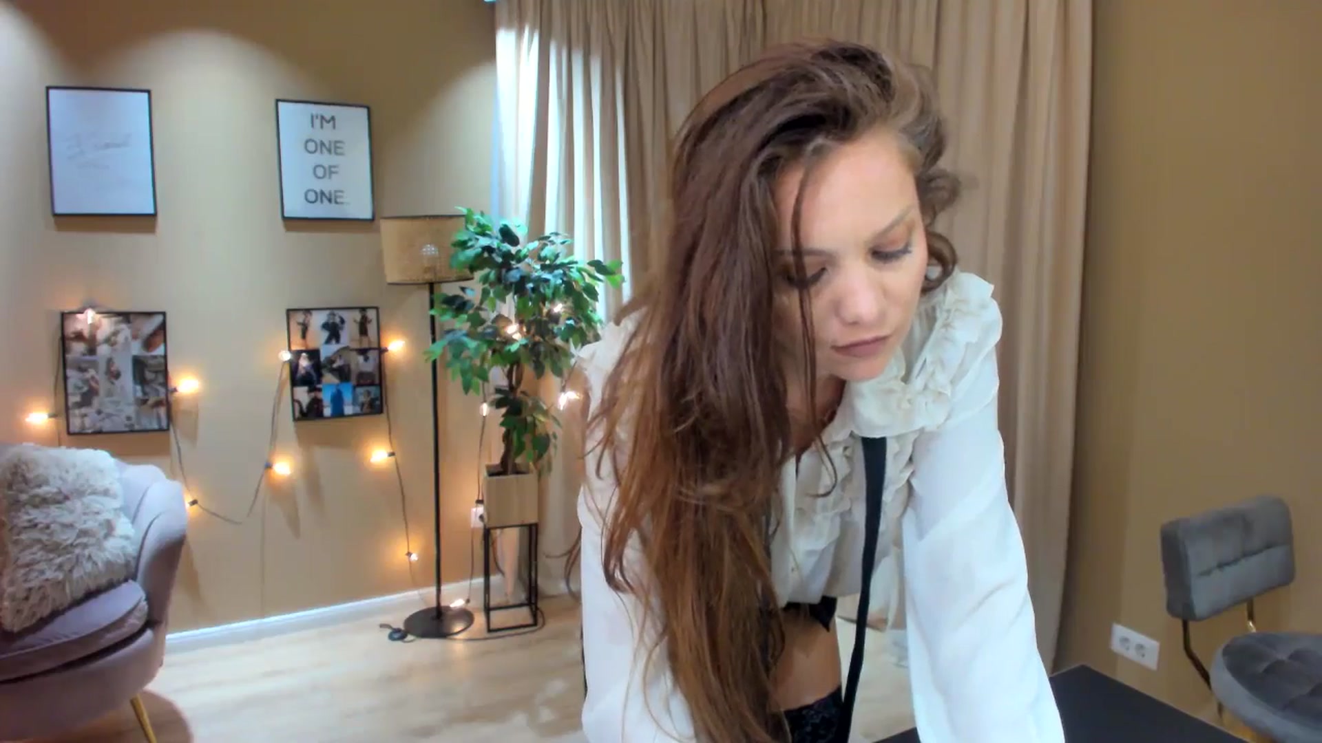 Gallery image thumbnail from SerenDYpity's myfreecams stream on, 04/22/2024, 23:13 image 14 of 20