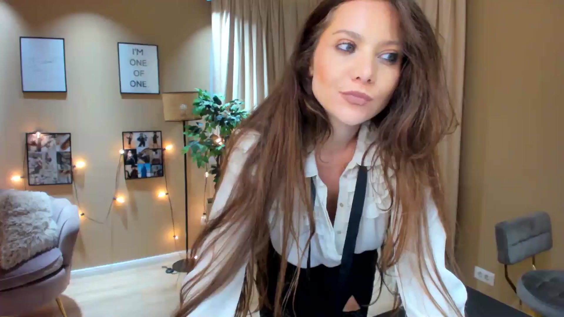 Gallery image thumbnail from SerenDYpity's myfreecams stream on, 04/22/2024, 23:13 image 12 of 20