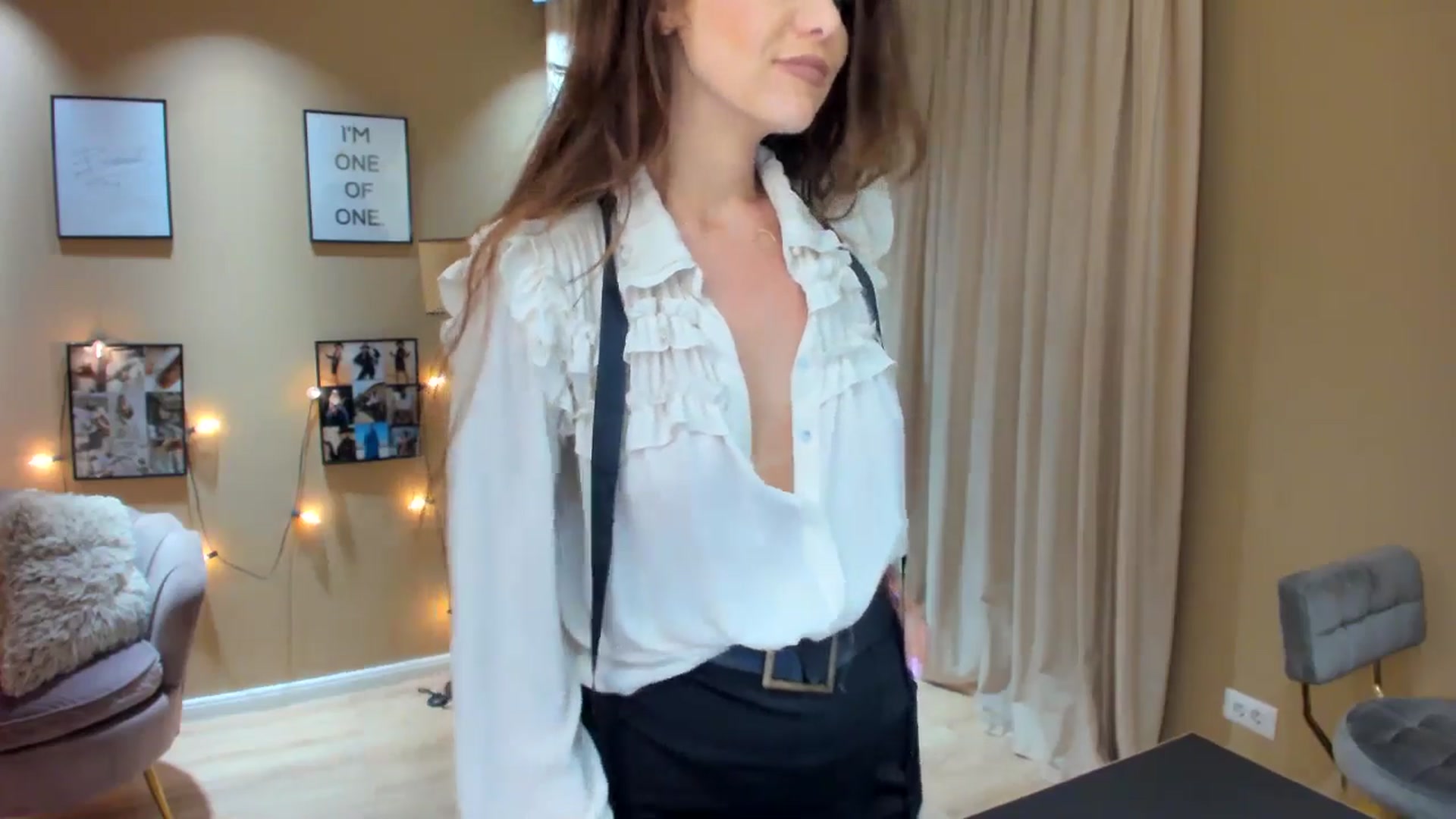 Gallery image thumbnail from SerenDYpity's myfreecams stream on, 04/22/2024, 23:13 image 19 of 20