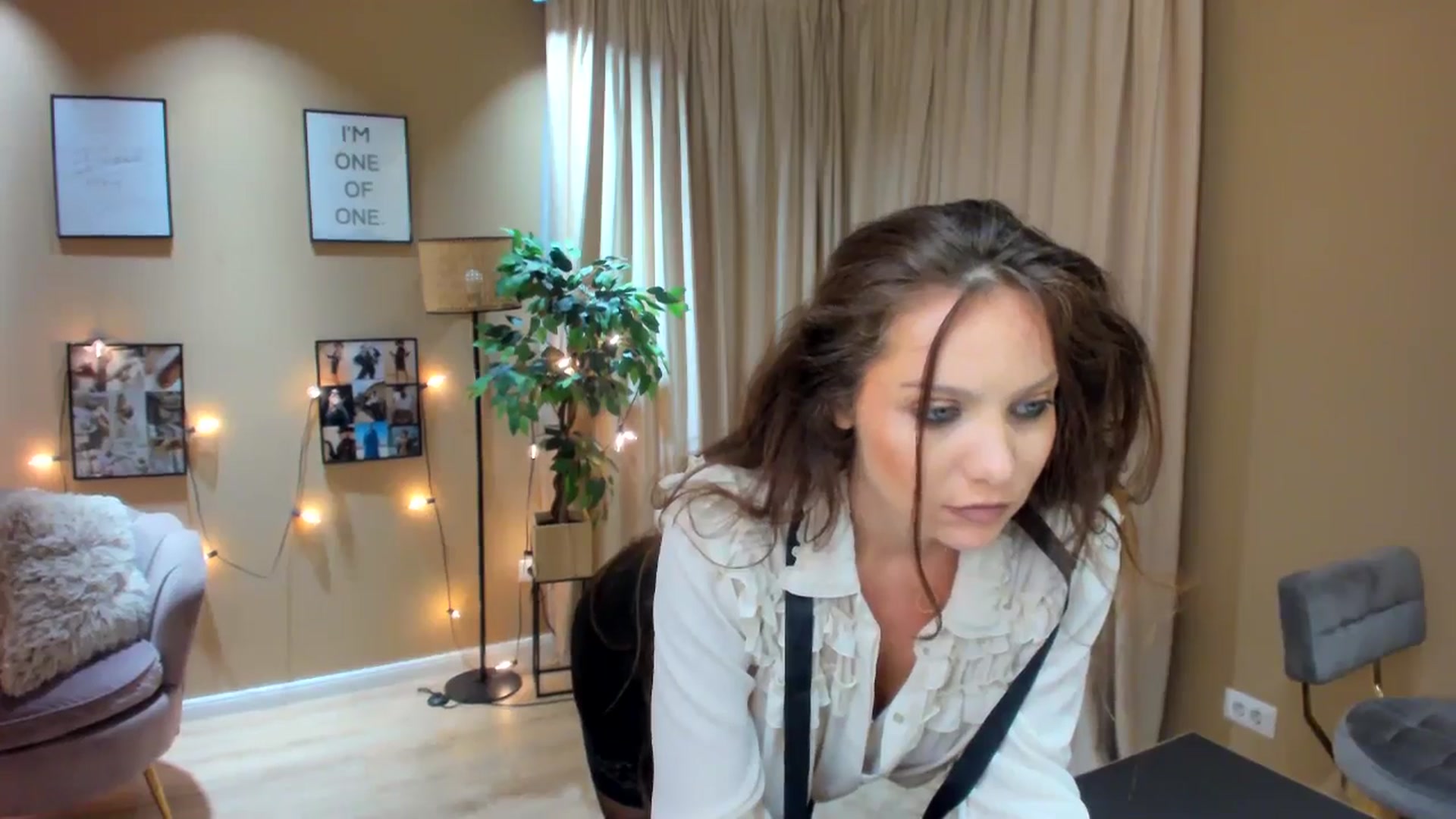 Gallery image thumbnail from SerenDYpity's myfreecams stream on, 04/22/2024, 23:13 image 16 of 20