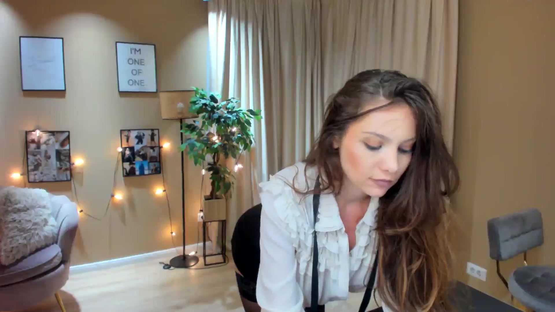 Gallery image thumbnail from SerenDYpity's myfreecams stream on, 04/22/2024, 23:13 image 18 of 20