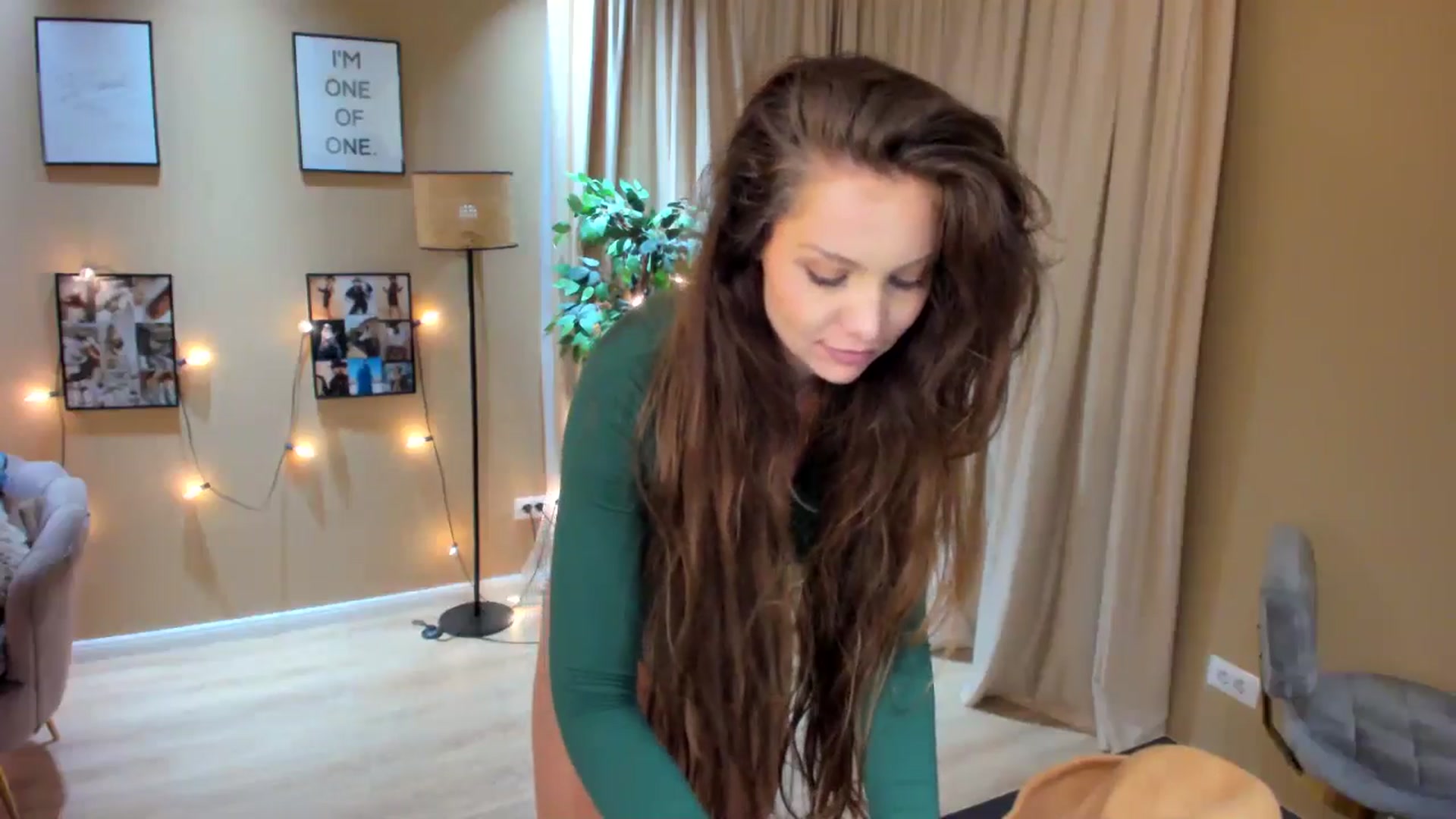Gallery image thumbnail from SerenDYpity's myfreecams stream on, 04/25/2024, 21:08 image 18 of 20