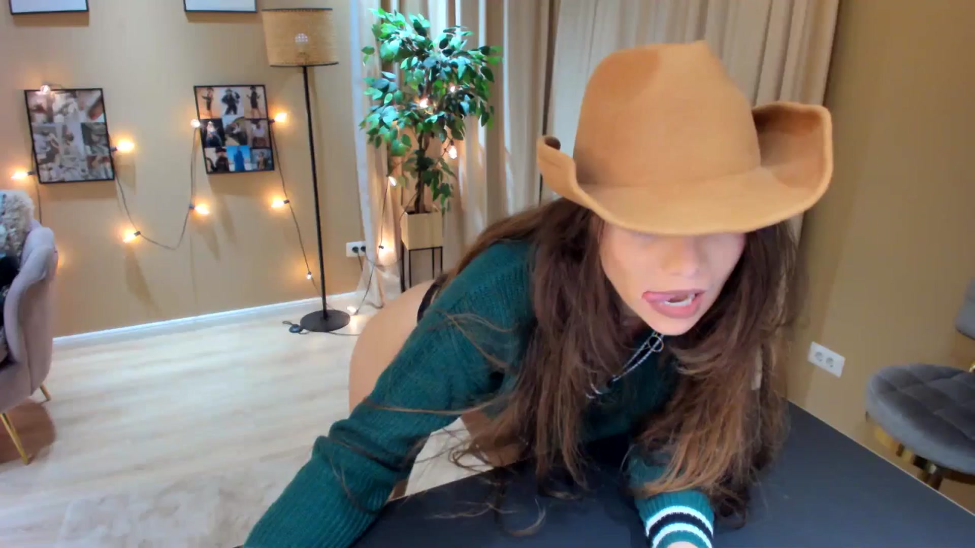 Gallery image thumbnail from SerenDYpity's myfreecams stream on, 04/26/2024, 22:31 image 4 of 20