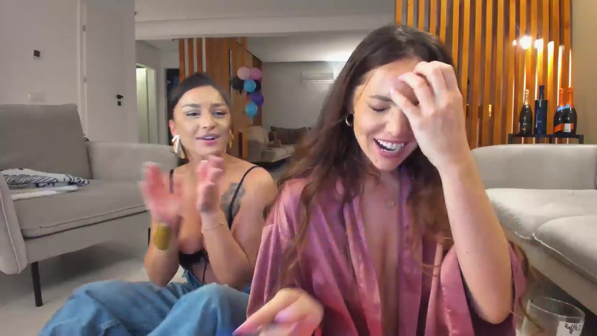 Gallery image thumbnail from SerenDYpity's myfreecams stream on, 04/28/2024, 19:29 image 4 of 20