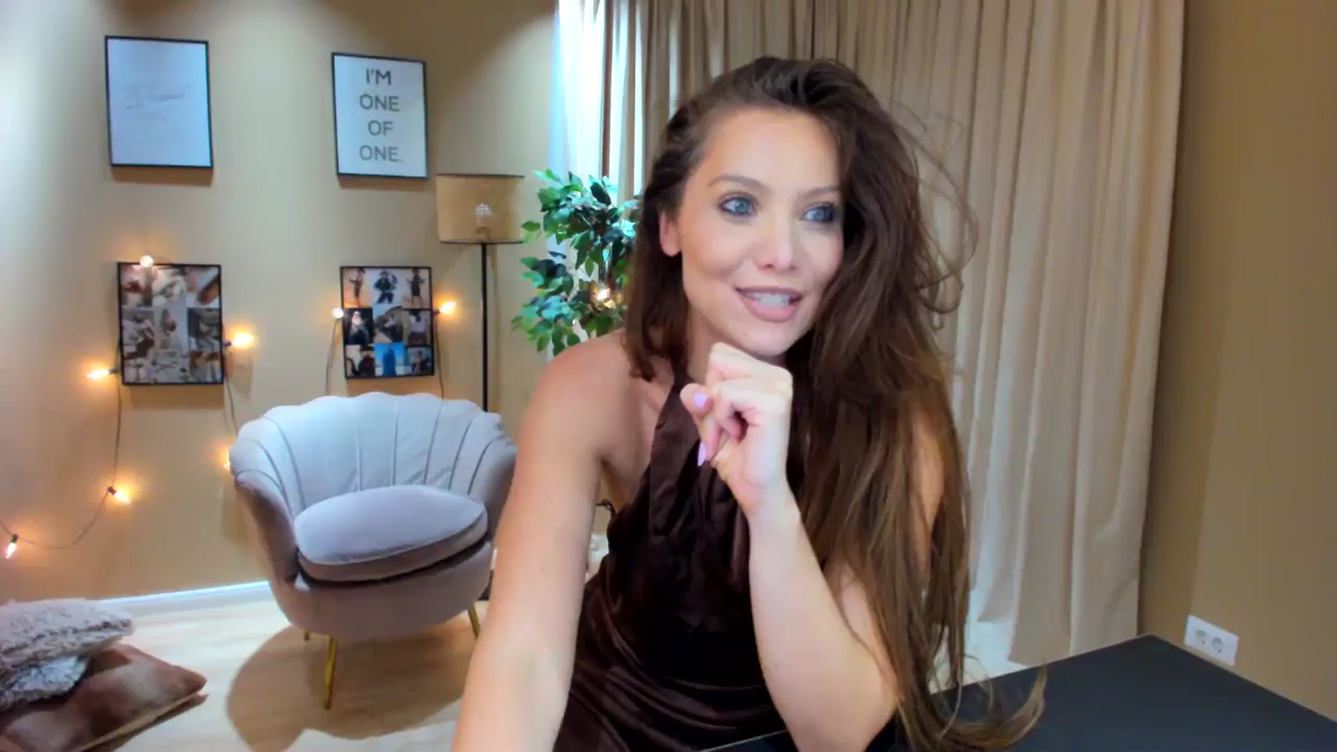 Gallery image thumbnail from SerenDYpity's myfreecams stream on, 05/02/2024, 20:39 image 12 of 20