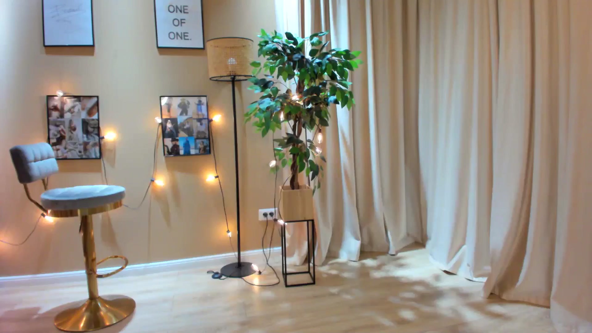 Gallery image thumbnail from SerenDYpity's myfreecams stream on, 05/04/2024, 24:02 image 17 of 20