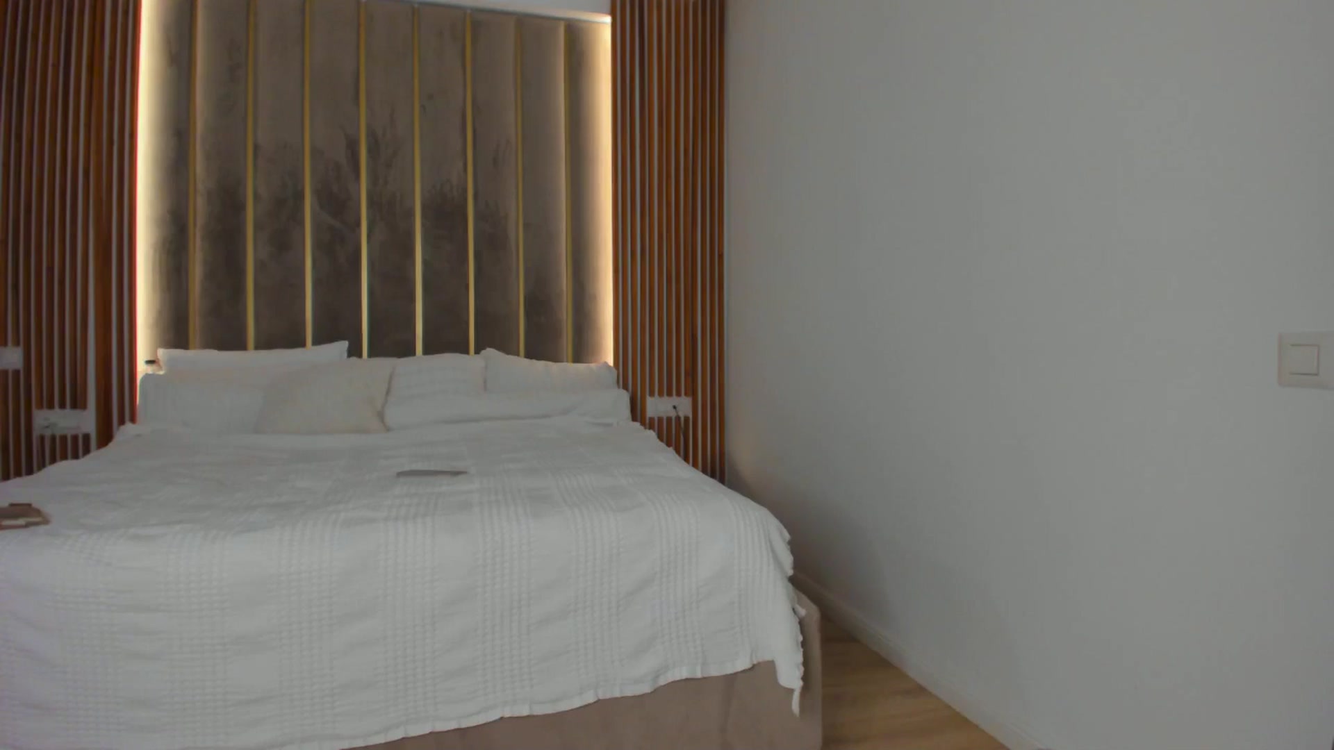 Gallery image thumbnail from SerenDYpity's myfreecams stream on, 05/07/2024, 19:49 image 14 of 20