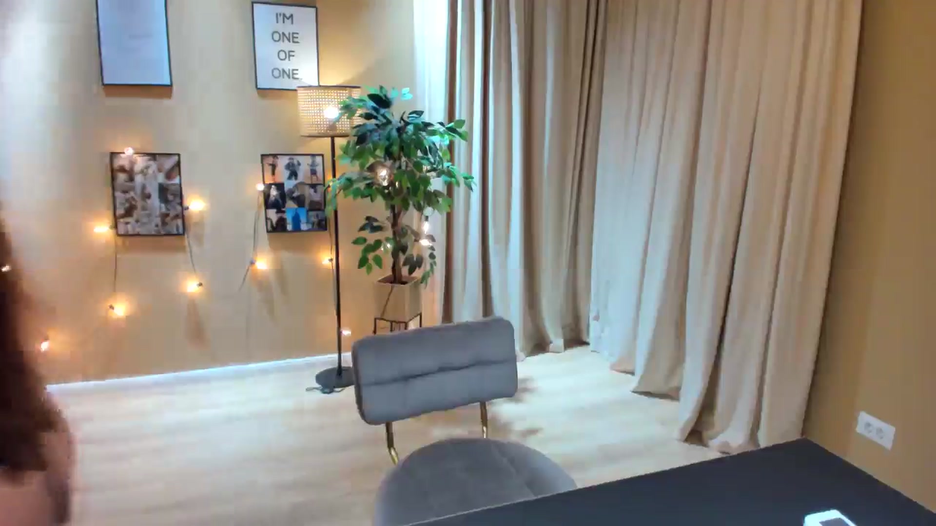 Gallery image thumbnail from SerenDYpity's myfreecams stream on, 05/13/2024, 21:16 image 6 of 20