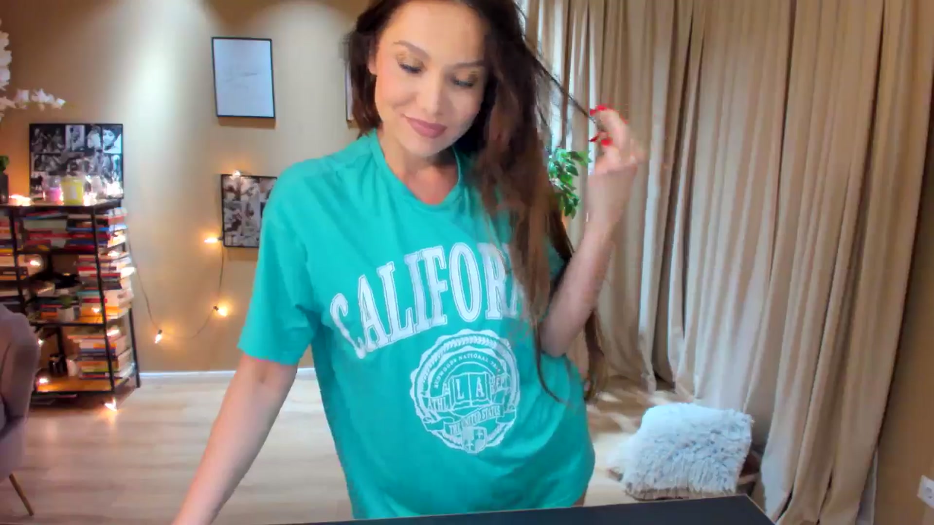 Gallery image thumbnail from SerenDYpity's myfreecams stream on, 05/14/2024, 21:17 image 19 of 20