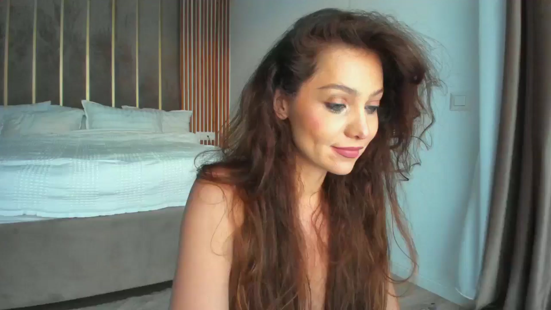 Gallery image thumbnail from SerenDYpity's myfreecams stream on, 05/17/2024, 17:54 image 15 of 20