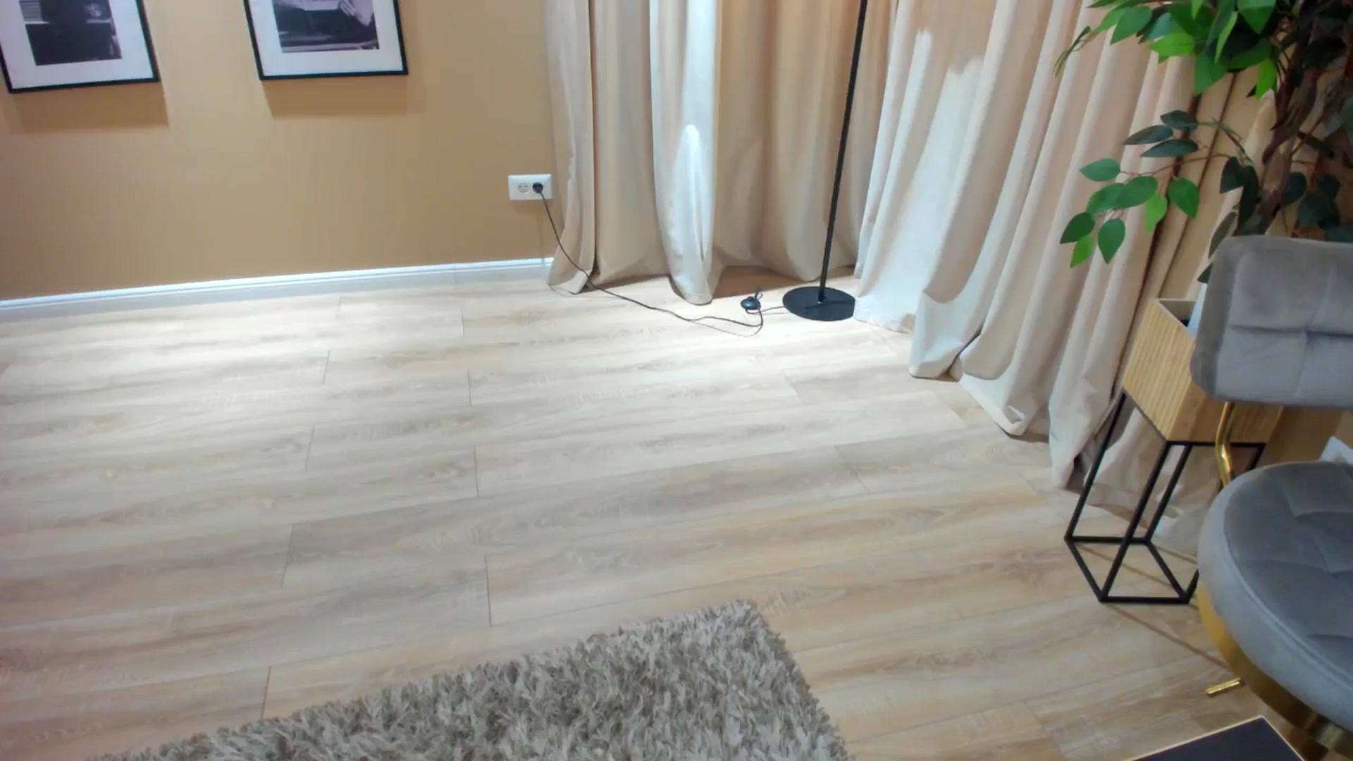 Gallery image thumbnail from SerenDYpity's myfreecams stream on, 05/20/2024, 22:14 image 2 of 20