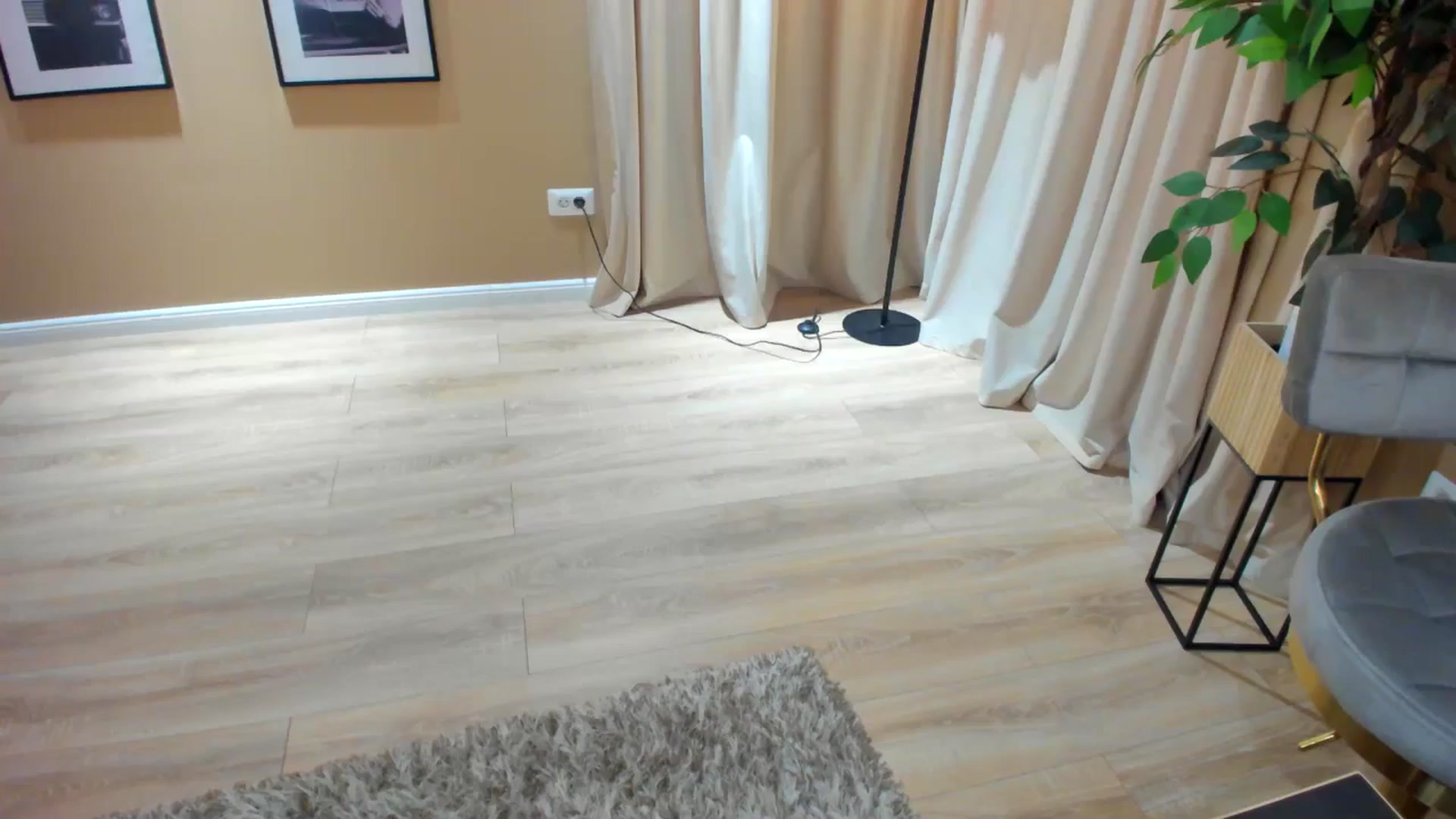 Gallery image thumbnail from SerenDYpity's myfreecams stream on, 05/20/2024, 22:14 image 1 of 20