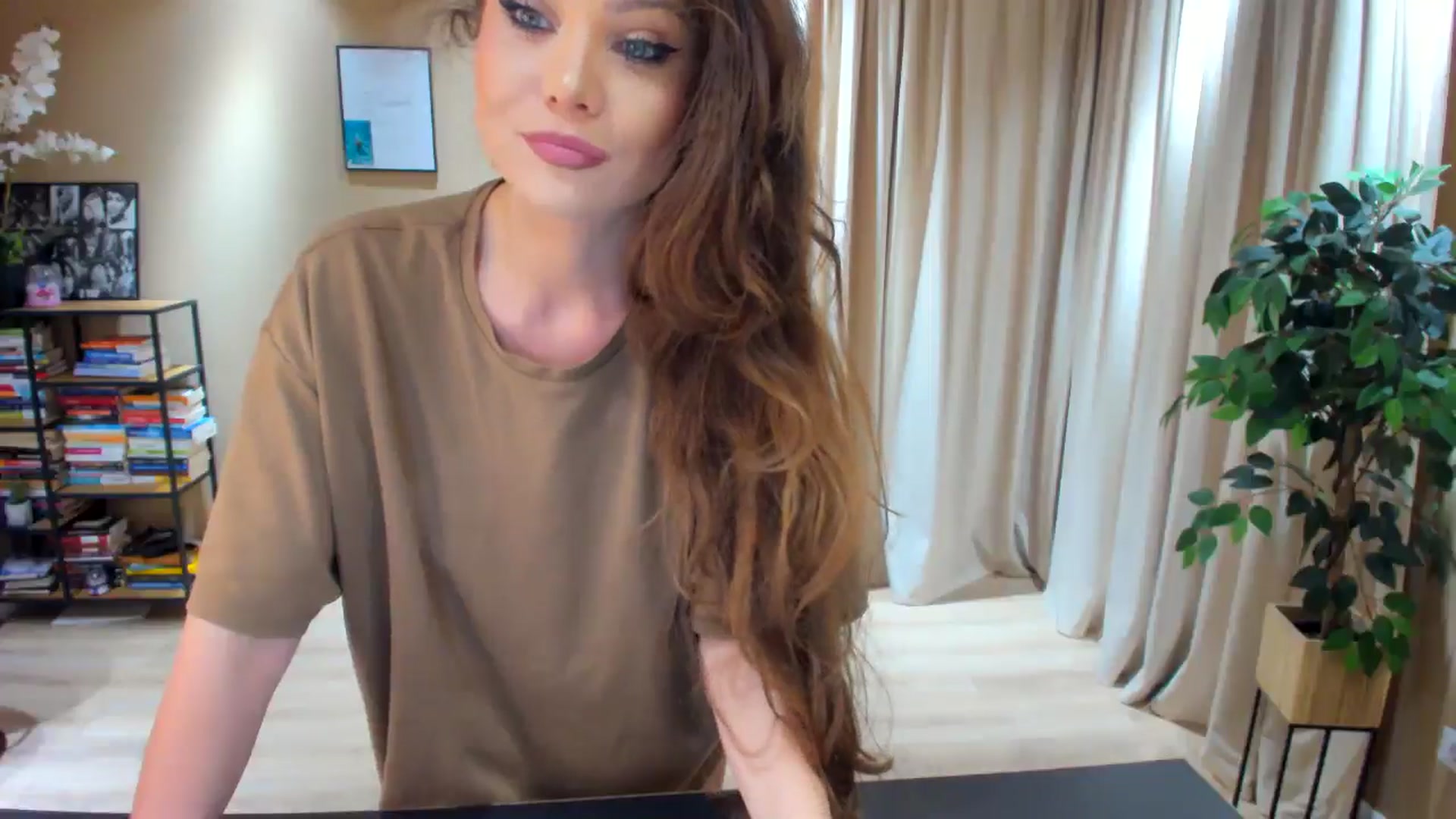 Gallery image thumbnail from SerenDYpity's myfreecams stream on, 06/02/2024, 20:32 image 2 of 20