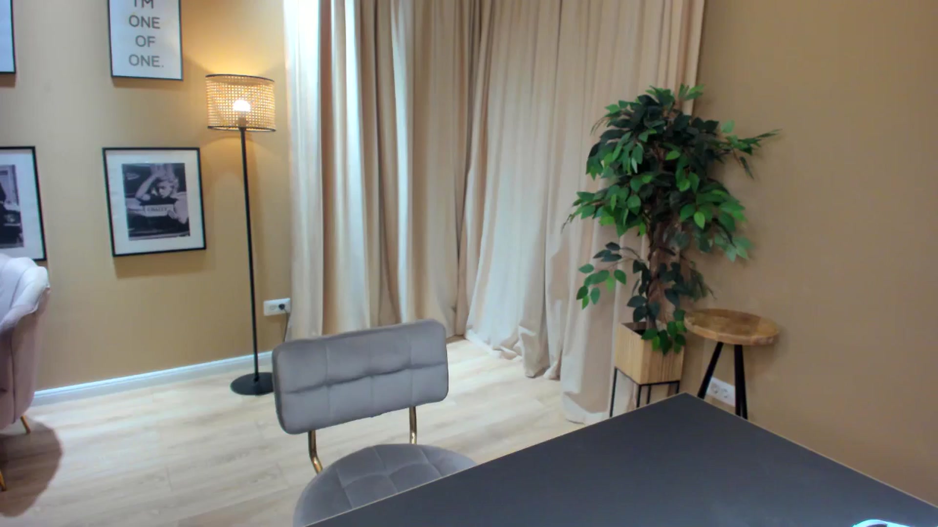 Gallery image thumbnail from SerenDYpity's myfreecams stream on, 06/03/2024, 20:51 image 17 of 20