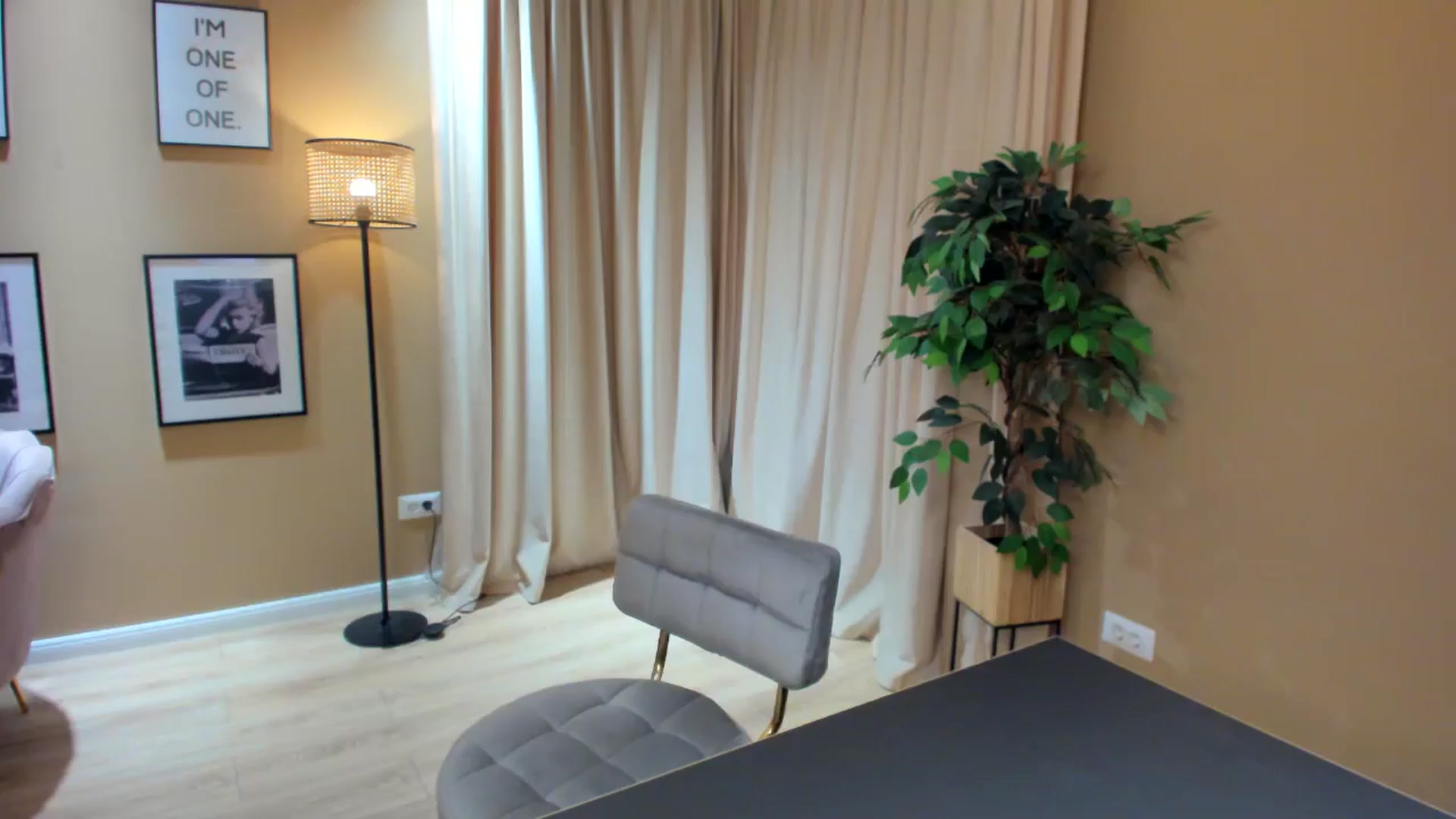 Gallery image thumbnail from SerenDYpity's myfreecams stream on, 06/04/2024, 23:04 image 17 of 20