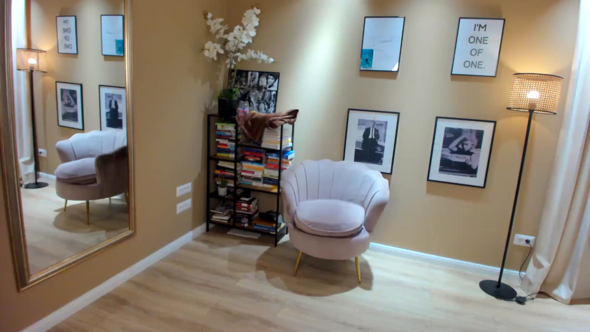 Gallery image thumbnail from SerenDYpity's myfreecams stream on, 06/05/2024, 23:54 image 1 of 20