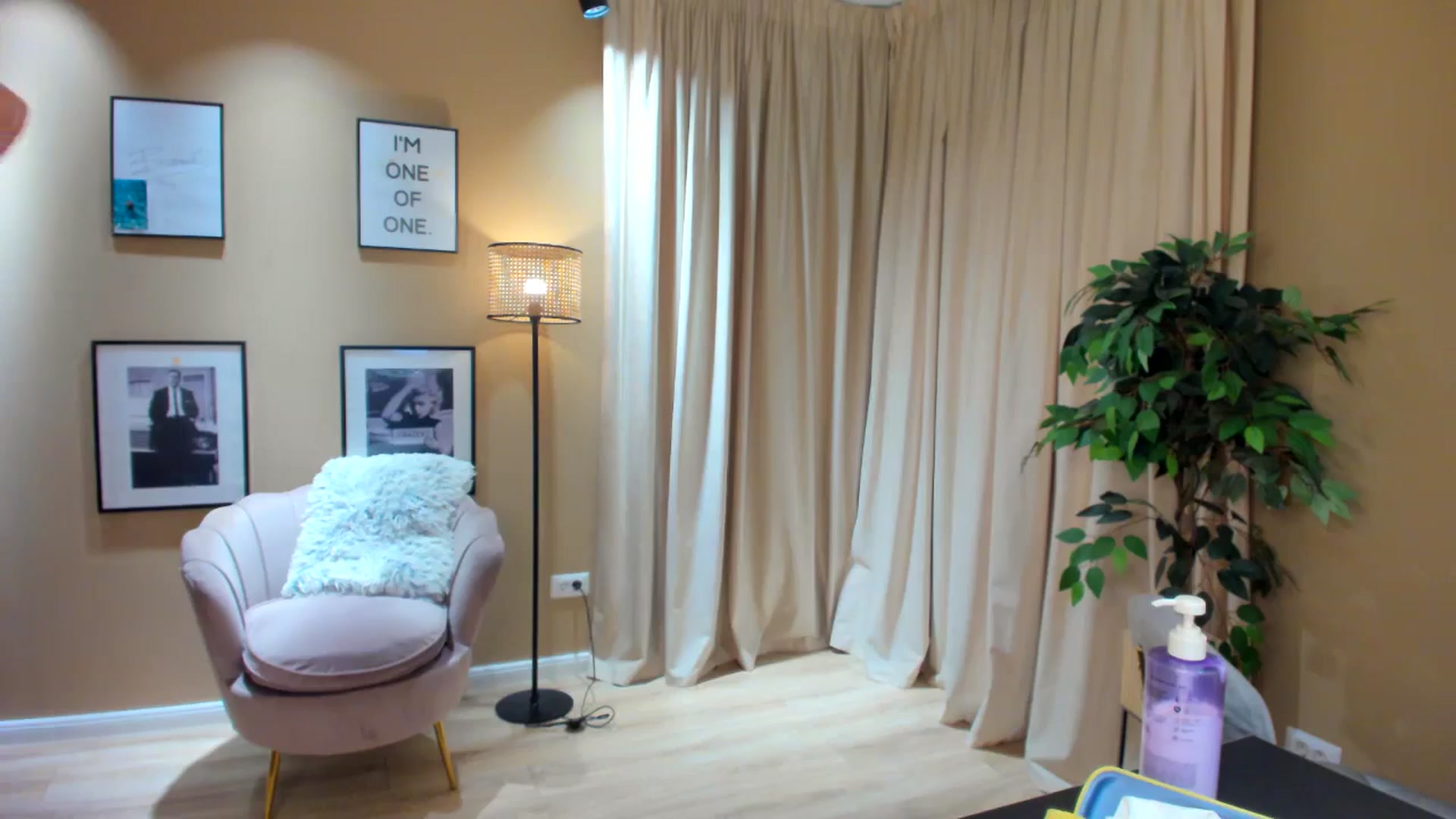 Gallery image thumbnail from SerenDYpity's myfreecams stream on, 06/07/2024, 23:35 image 20 of 20