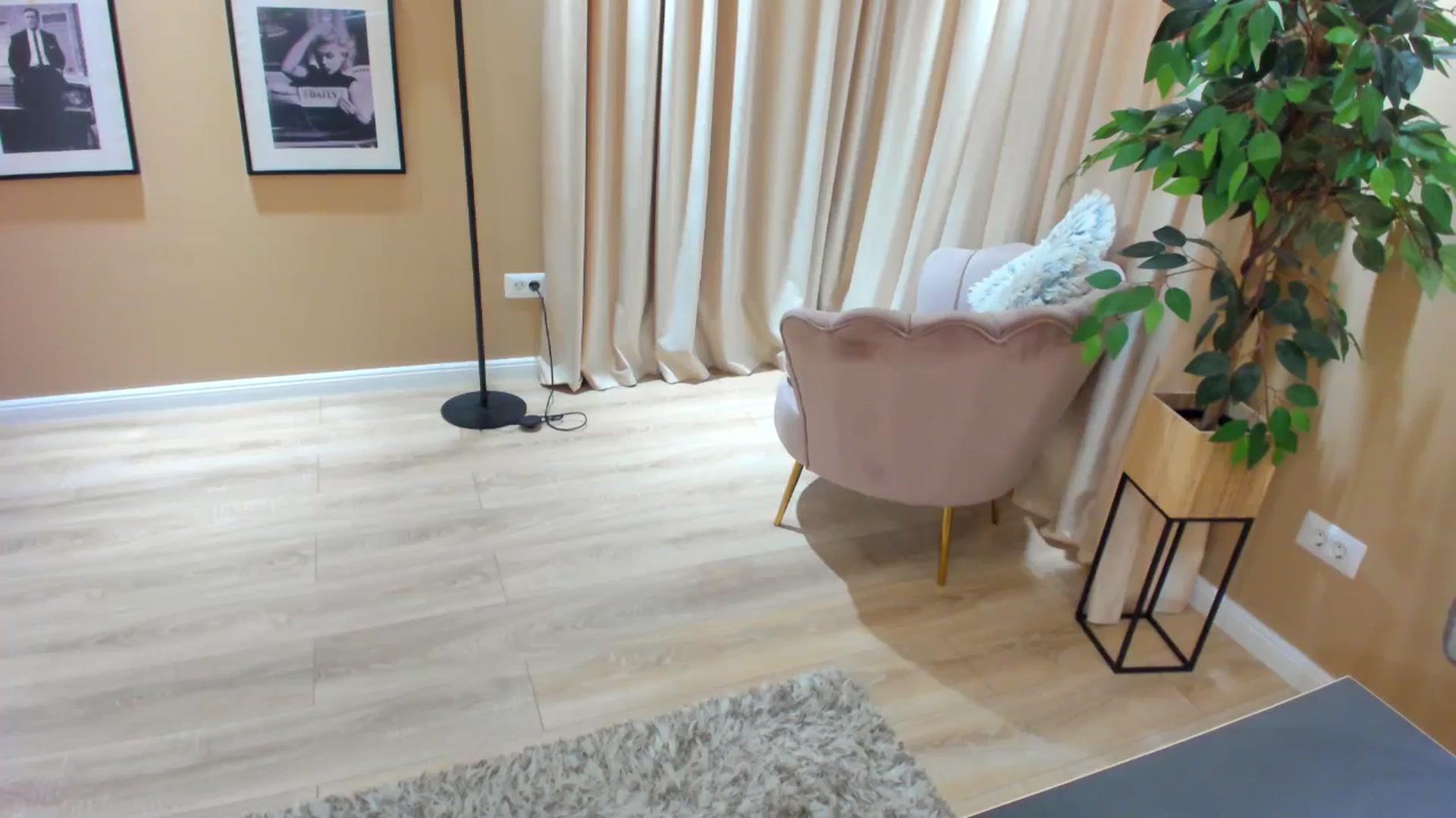 Gallery image thumbnail from SerenDYpity's myfreecams stream on, 06/11/2024, 20:44 image 2 of 20