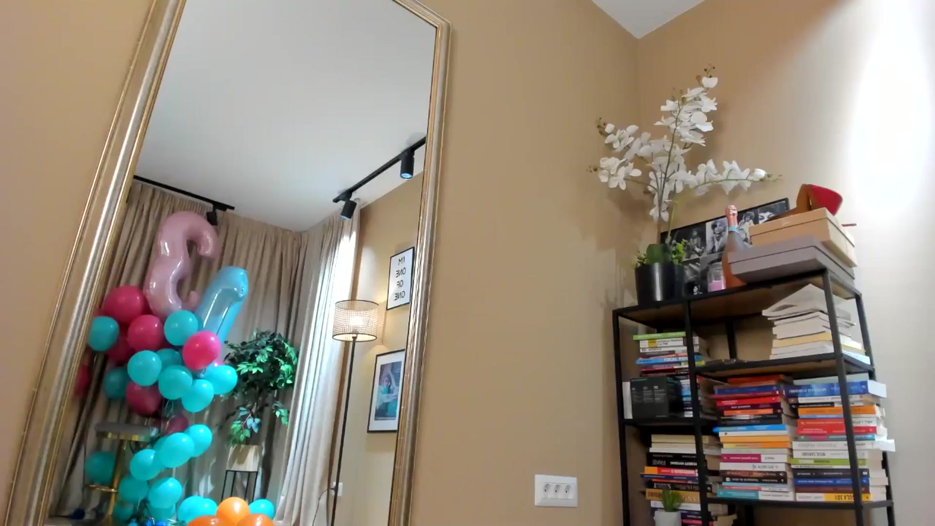 Gallery image thumbnail from SerenDYpity's myfreecams stream on, 06/23/2024, 21:52 image 2 of 20