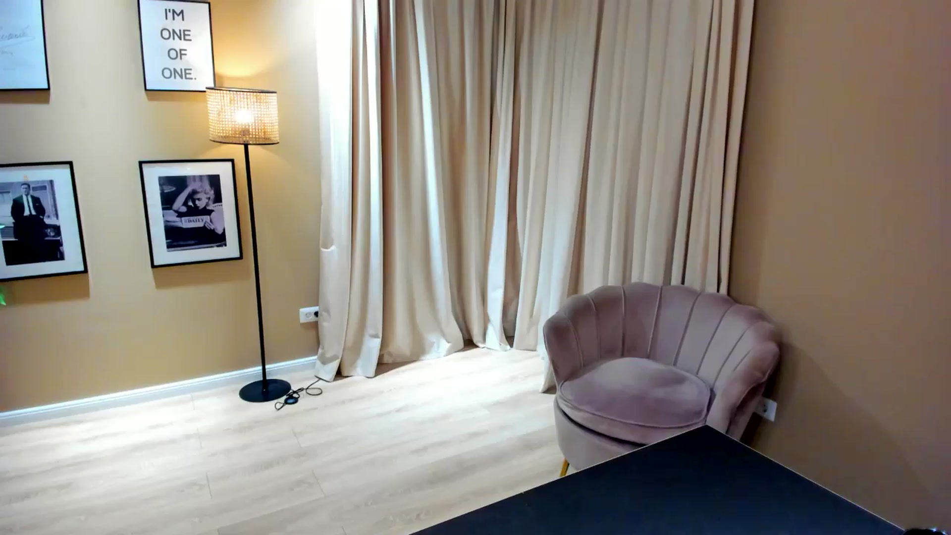 Gallery image thumbnail from SerenDYpity's myfreecams stream on, 07/04/2024, 19:11 image 18 of 20