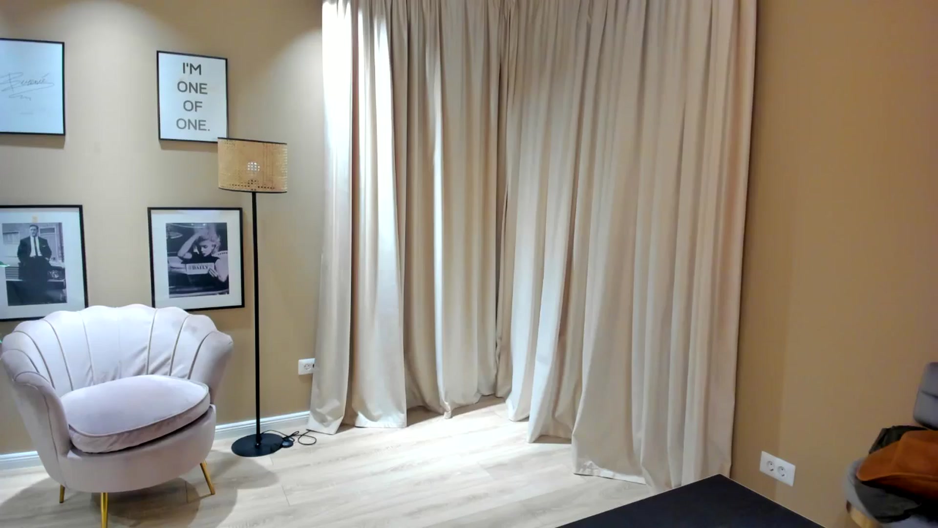 Gallery image thumbnail from SerenDYpity's myfreecams stream on, 07/08/2024, 20:09 image 19 of 20