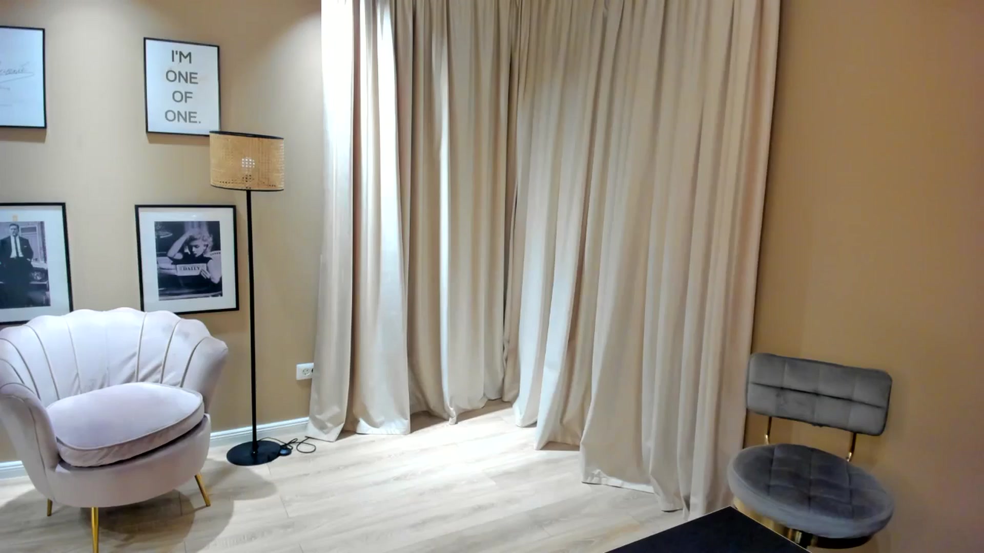 Gallery image thumbnail from SerenDYpity's myfreecams stream on, 07/08/2024, 21:04 image 19 of 20