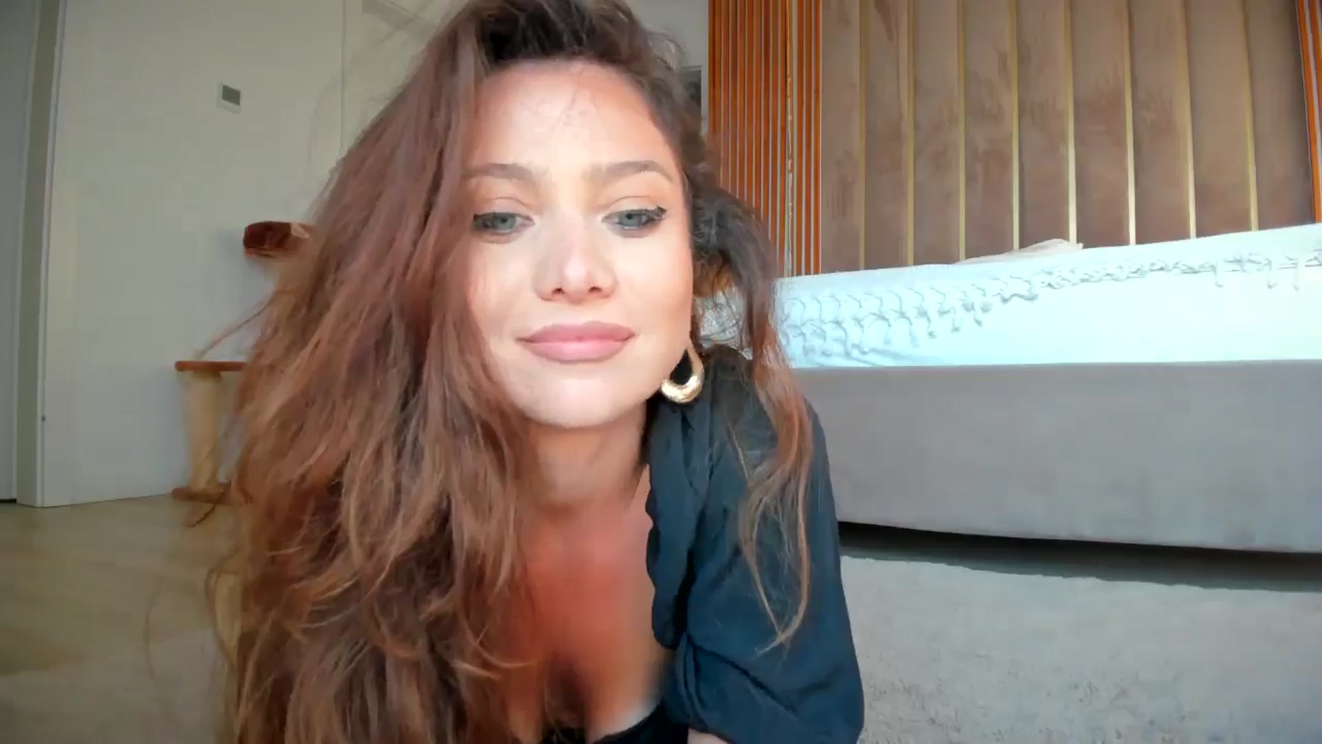 Gallery image thumbnail from SerenDYpity's myfreecams stream on, 07/18/2024, 17:40 image 13 of 20
