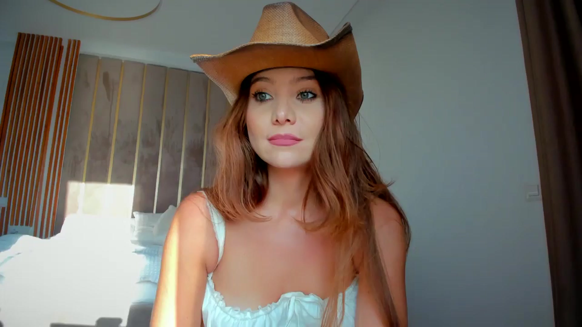 Gallery image thumbnail from SerenDYpity's myfreecams stream on, 09/01/2024, 16:12 image 1 of 20